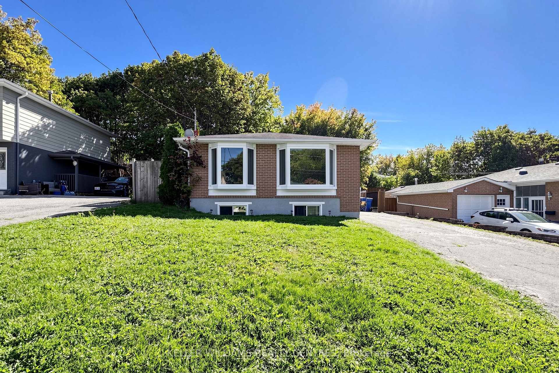Photo 28 of Unit Upper, 807 Greenfield Crescent, Newmarket, Huron Heights-Leslie Valley — HOMEH