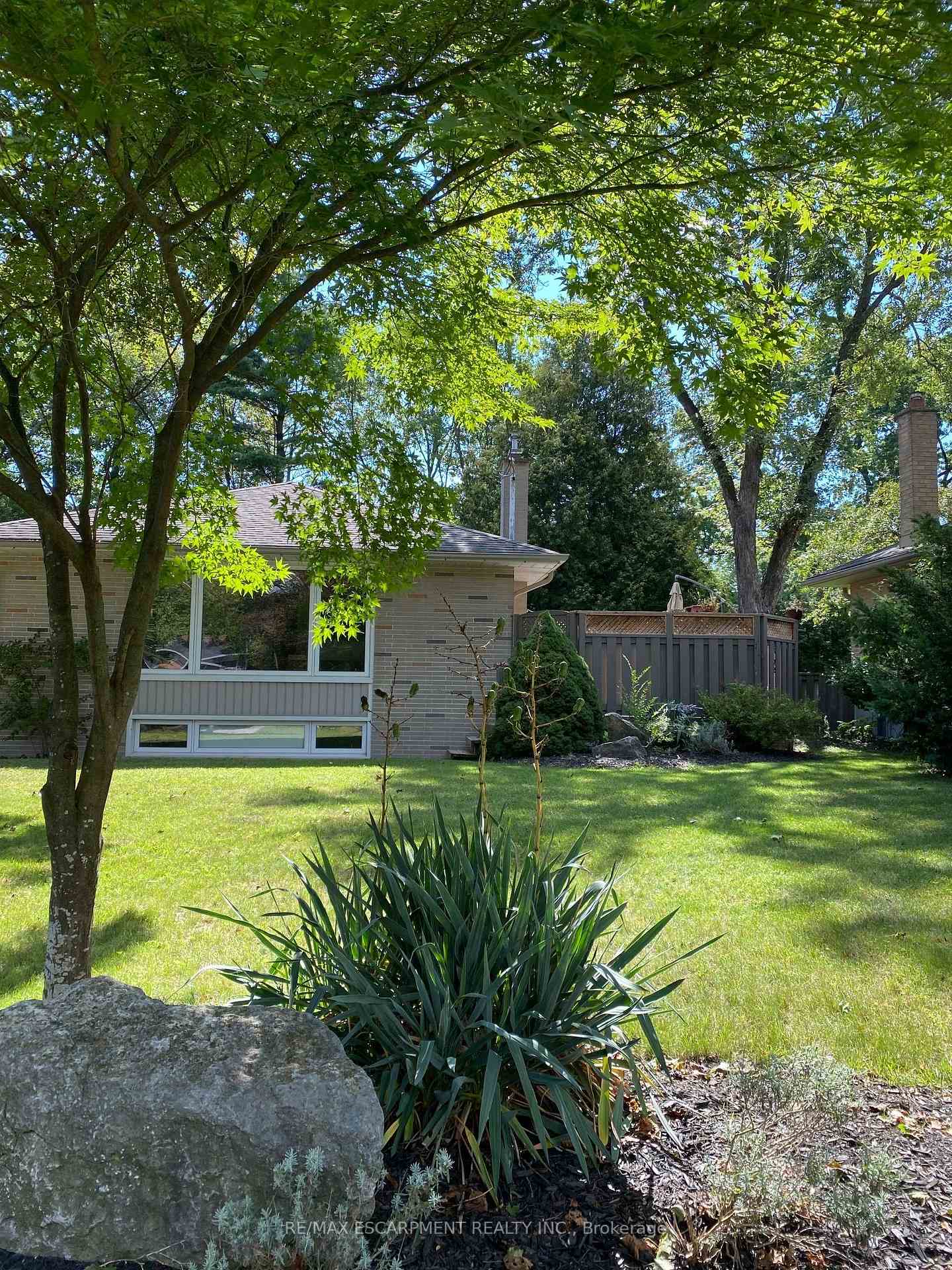 Photo 3 of 1548 Wembury Road, Mississauga, Lorne Park — HOMEH