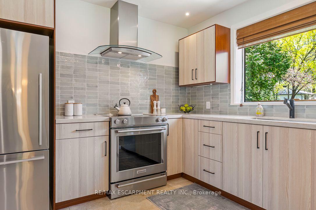 Photo 16 of 1548 Wembury Road, Mississauga, Lorne Park — HOMEH