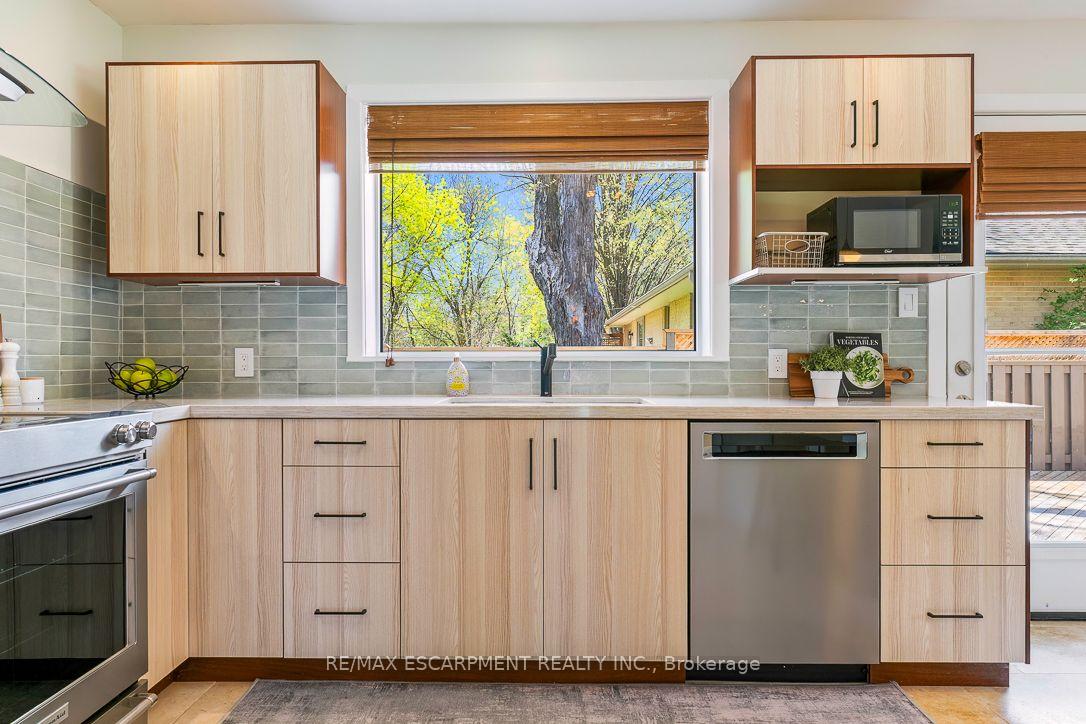 Photo 17 of 1548 Wembury Road, Mississauga, Lorne Park — HOMEH
