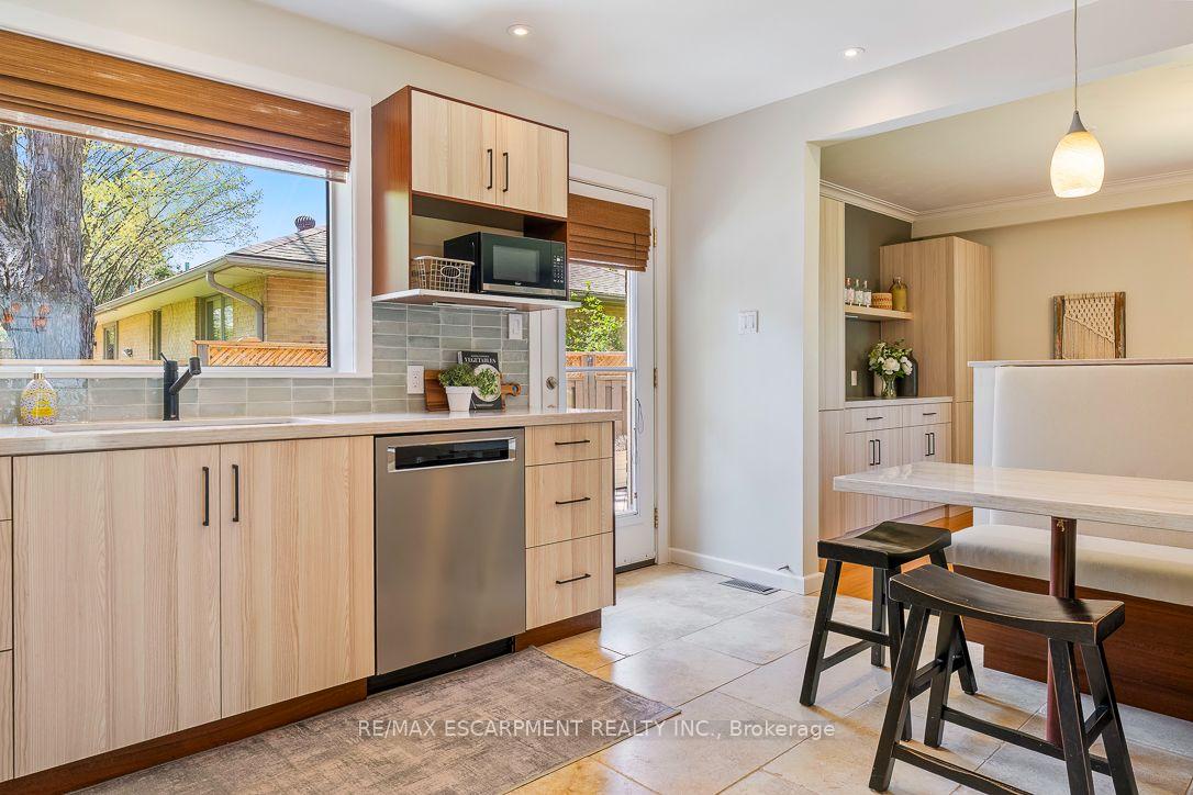 Photo 18 of 1548 Wembury Road, Mississauga, Lorne Park — HOMEH
