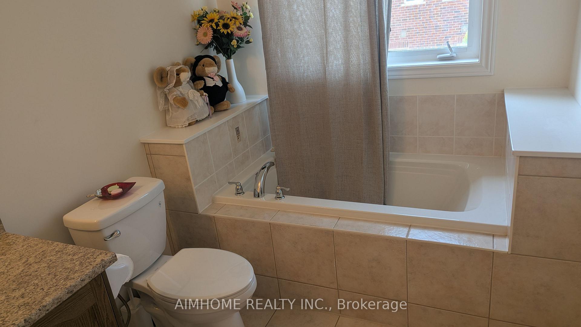 Photo 7 of 34 Stoots Street, Markham, Wismer — HOMEH