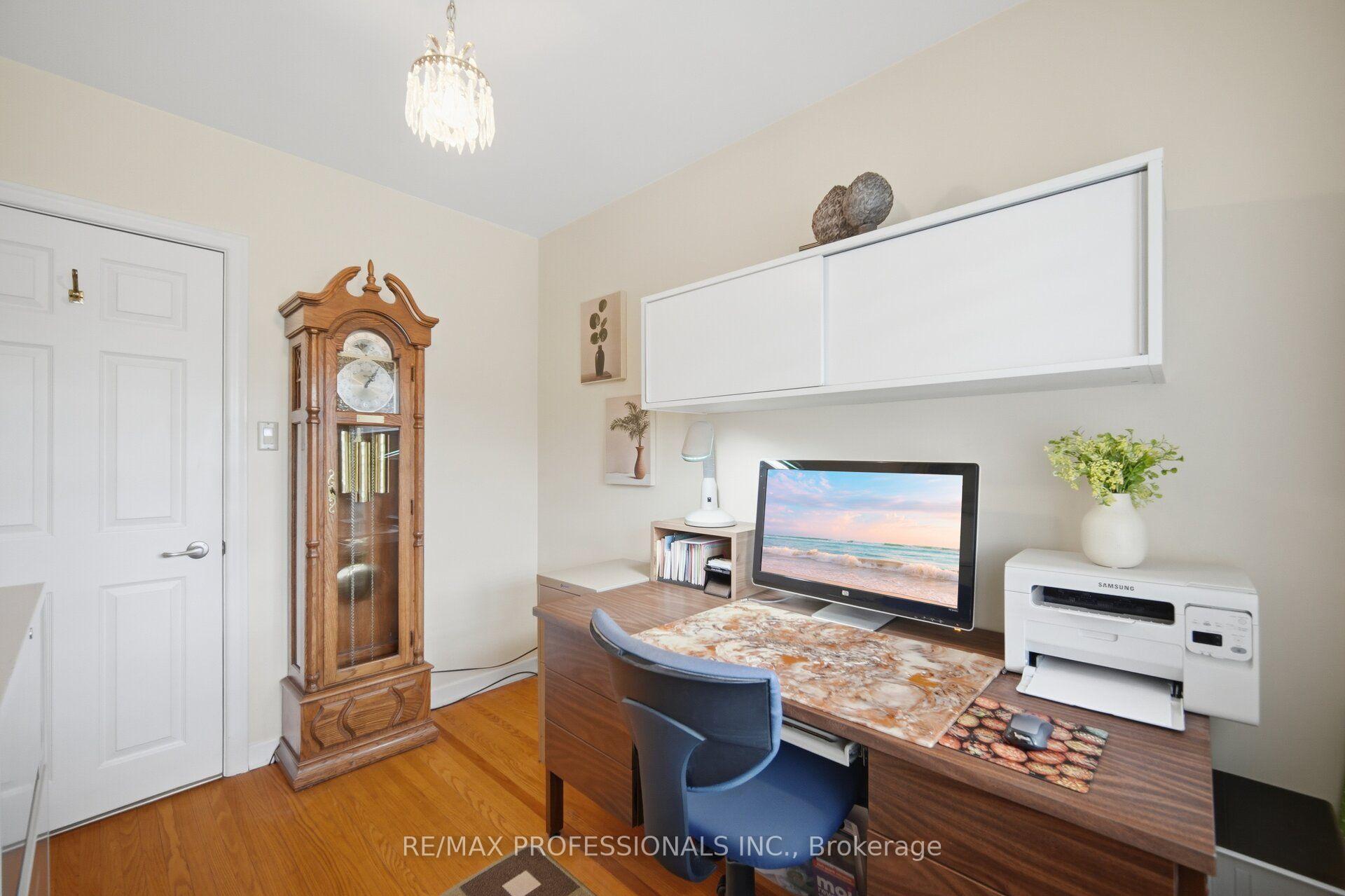 Photo 29 of 9 Humber Ridge Drive, Etobicoke, Stonegate-Queensway — HOMEH