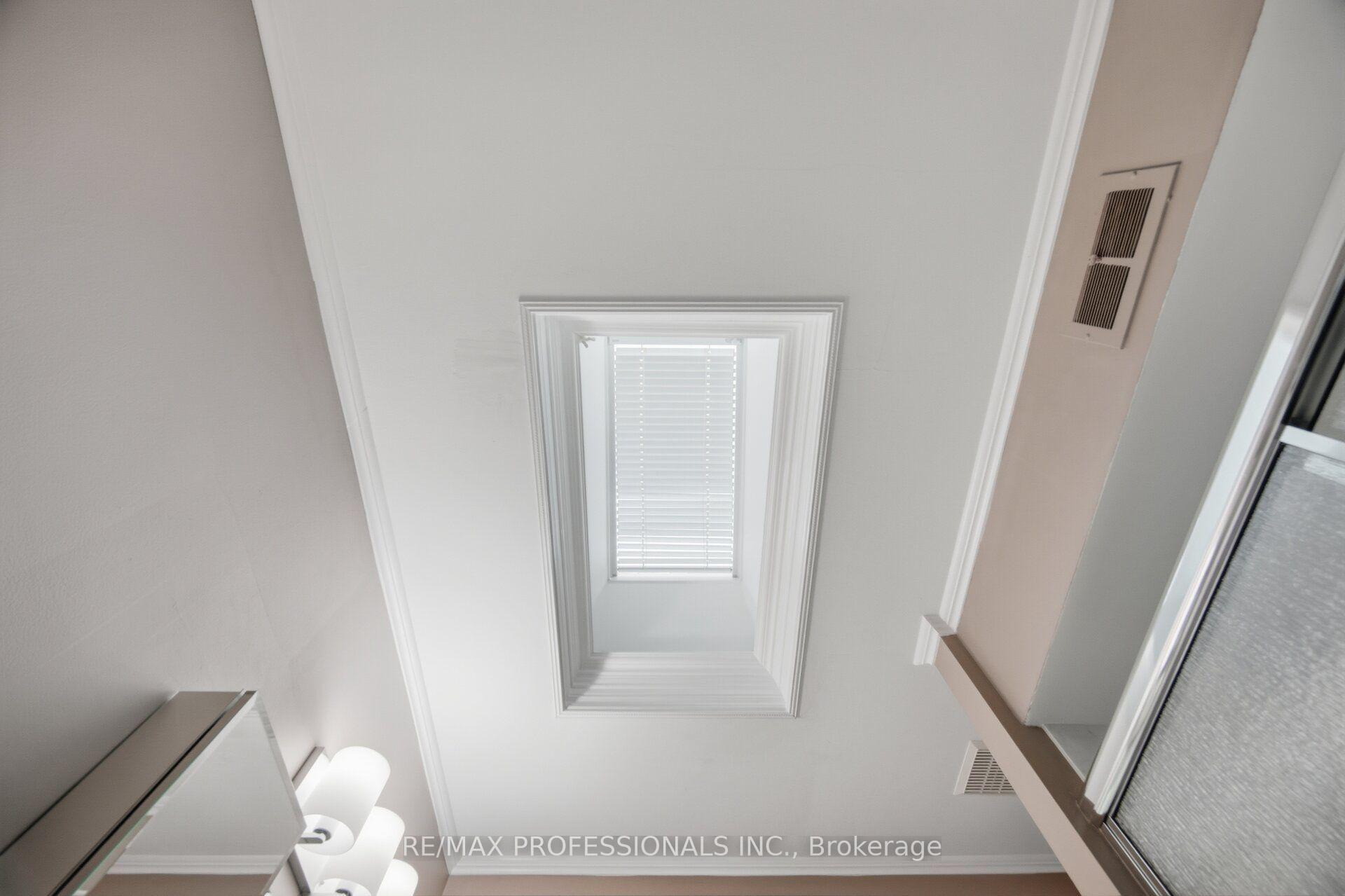 Photo 32 of 9 Humber Ridge Drive, Etobicoke, Stonegate-Queensway — HOMEH
