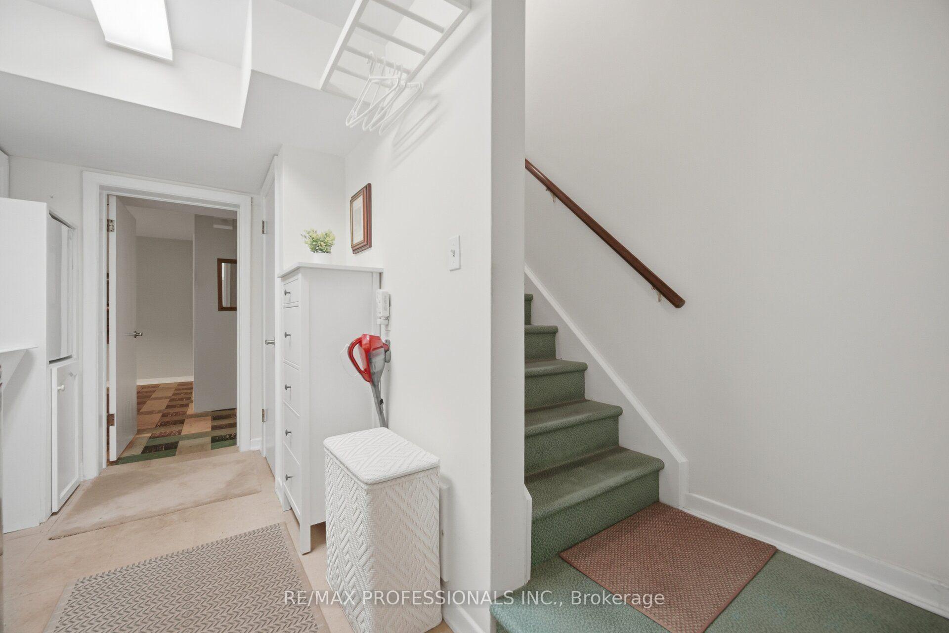 Photo 41 of 9 Humber Ridge Drive, Etobicoke, Stonegate-Queensway — HOMEH
