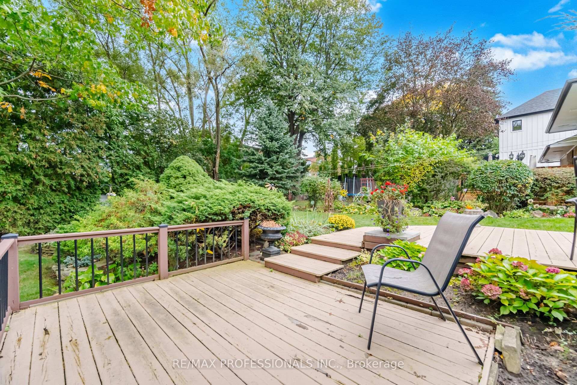 Photo 44 of 9 Humber Ridge Drive, Etobicoke, Stonegate-Queensway — HOMEH