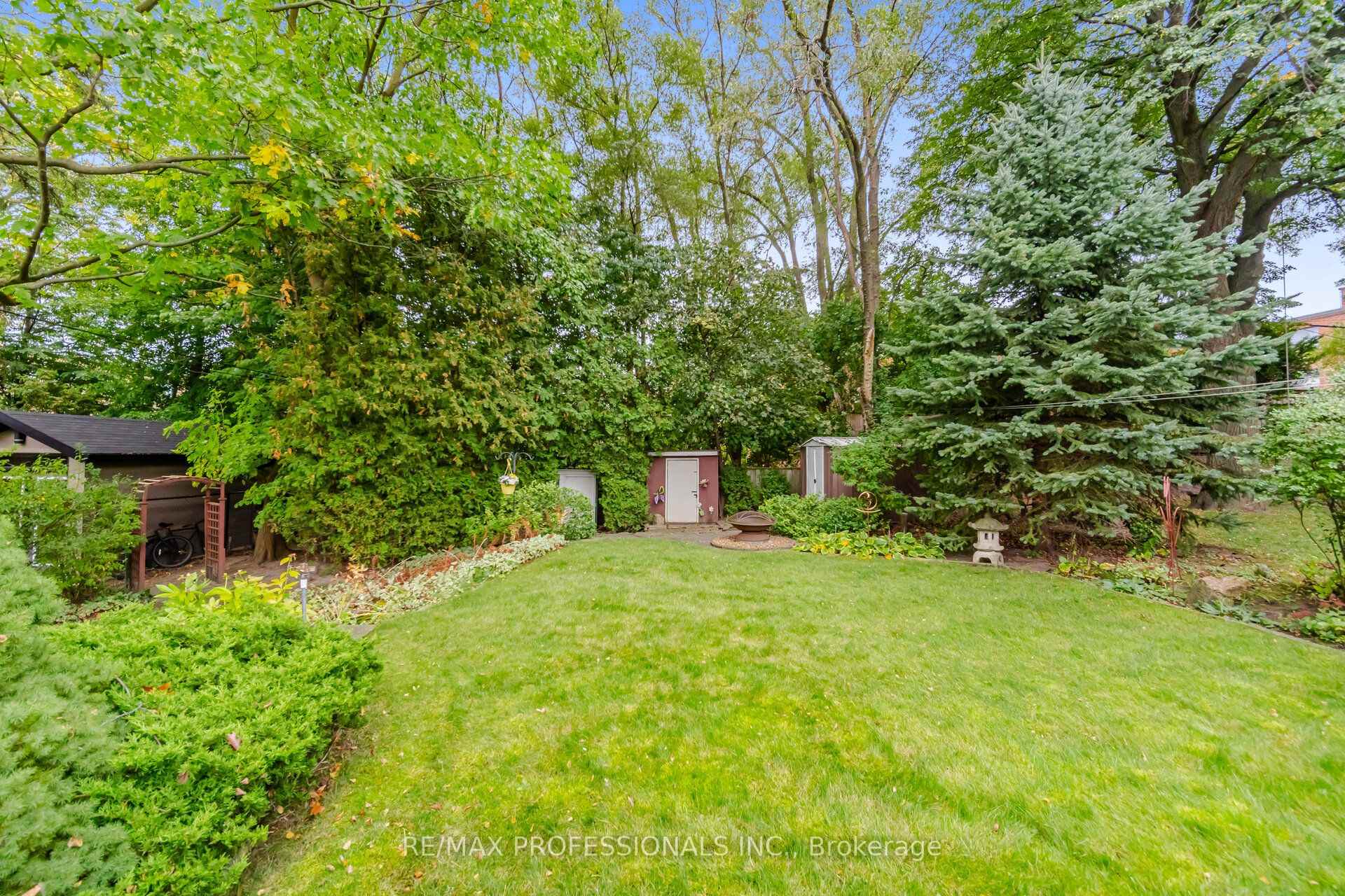 Photo 46 of 9 Humber Ridge Drive, Etobicoke, Stonegate-Queensway — HOMEH