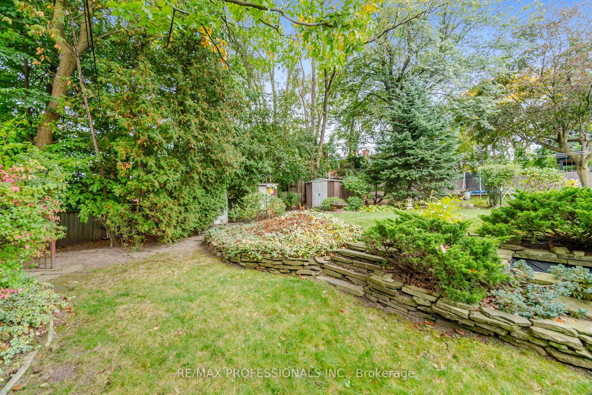 Photo 49 of 9 Humber Ridge Drive, Etobicoke, Stonegate-Queensway — HOMEH