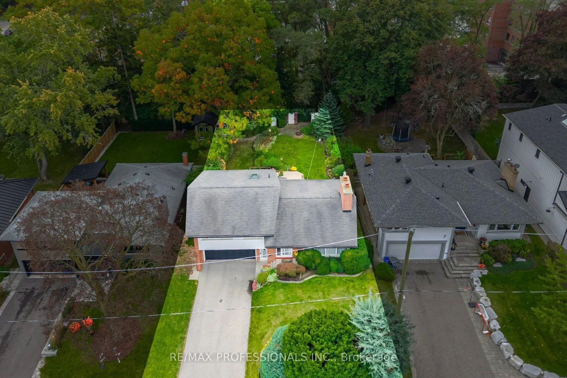 Photo 4 of 9 Humber Ridge Drive, Etobicoke, Stonegate-Queensway — HOMEH