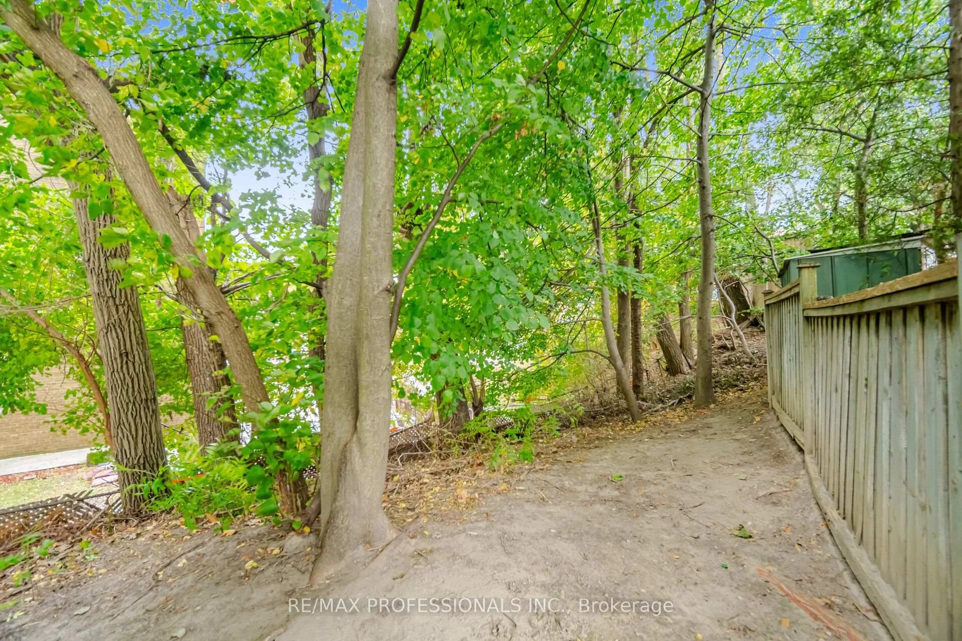 Photo 53 of 9 Humber Ridge Drive, Etobicoke, Stonegate-Queensway — HOMEH