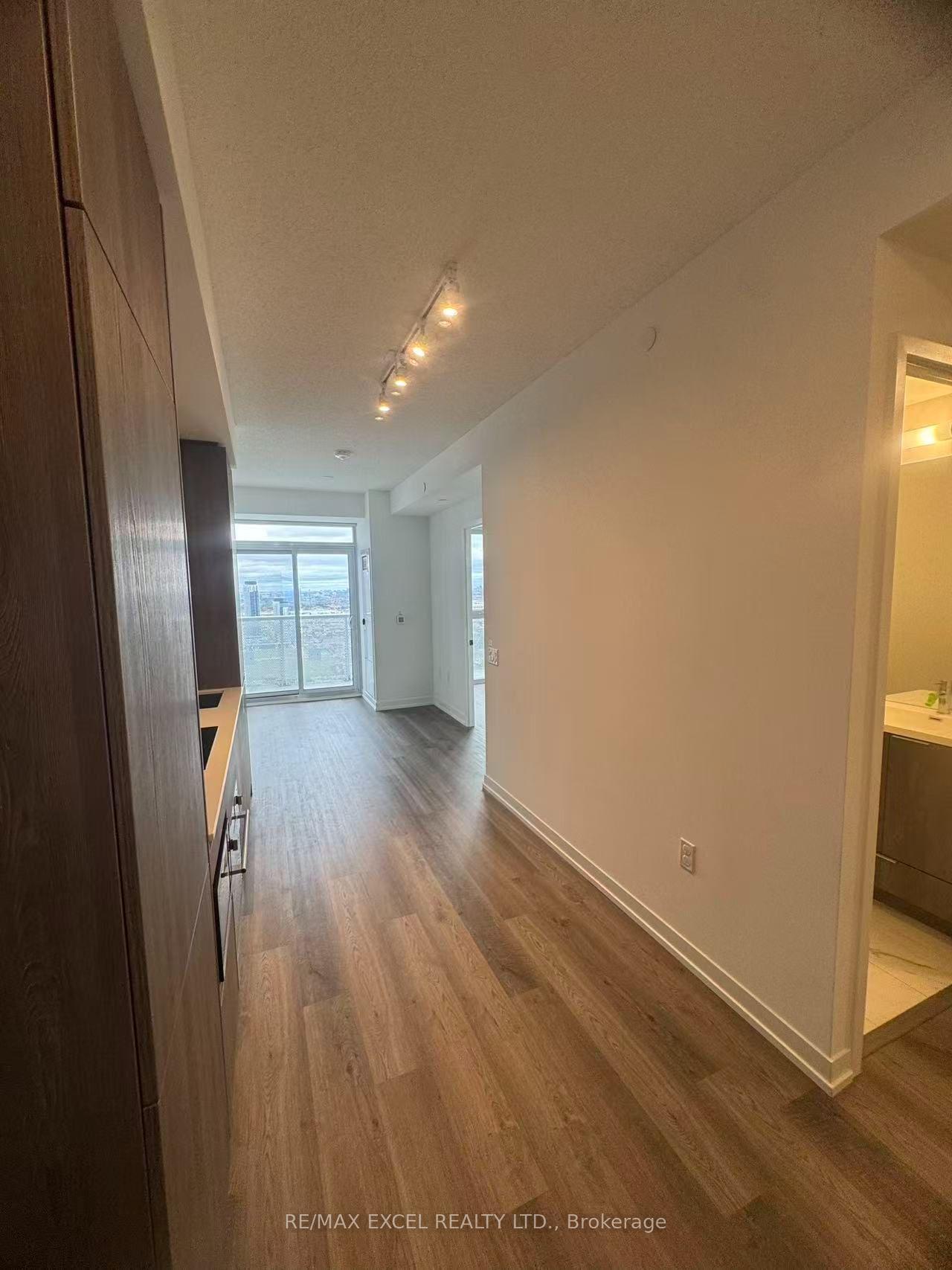 Photo 3 of Unit 4307, 8 Interchange Way, Vaughan, Vaughan Corporate Centre — HOMEH