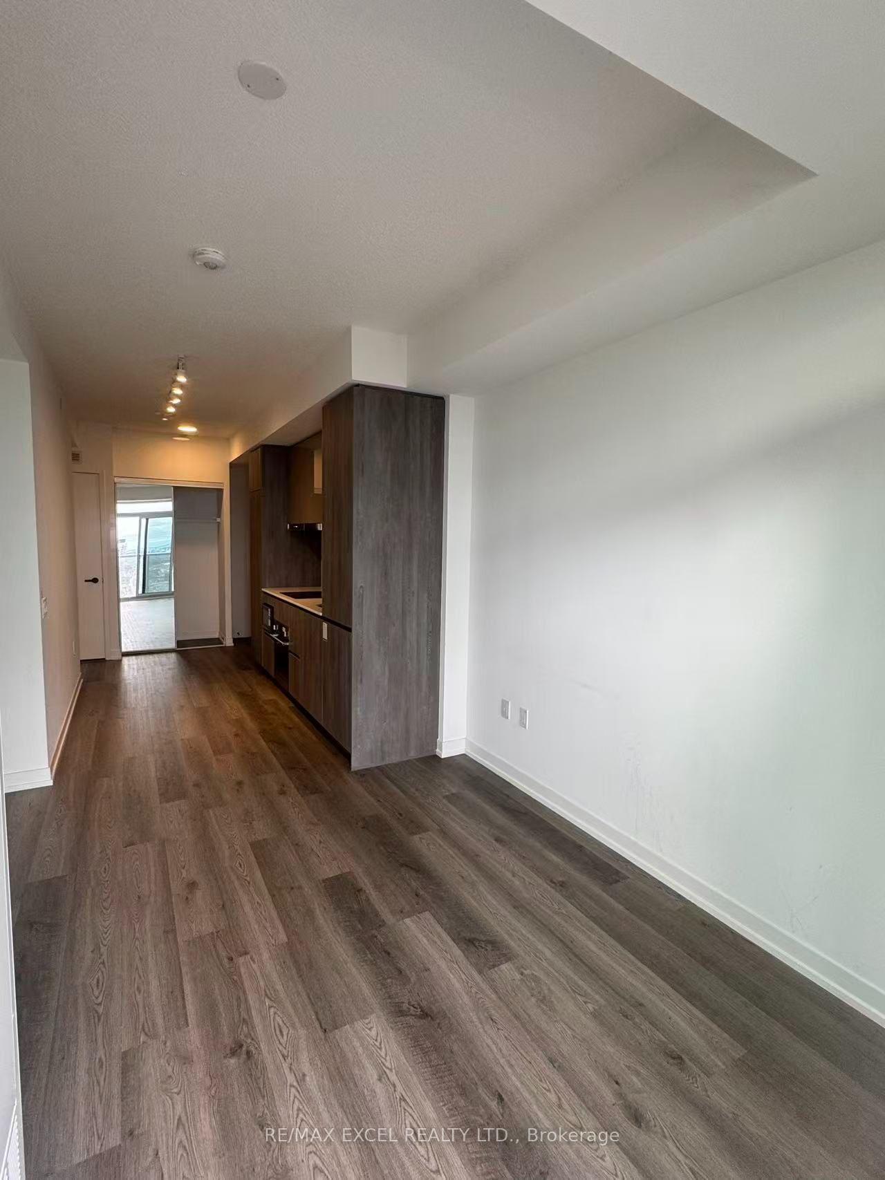 Photo 4 of Unit 4307, 8 Interchange Way, Vaughan, Vaughan Corporate Centre — HOMEH