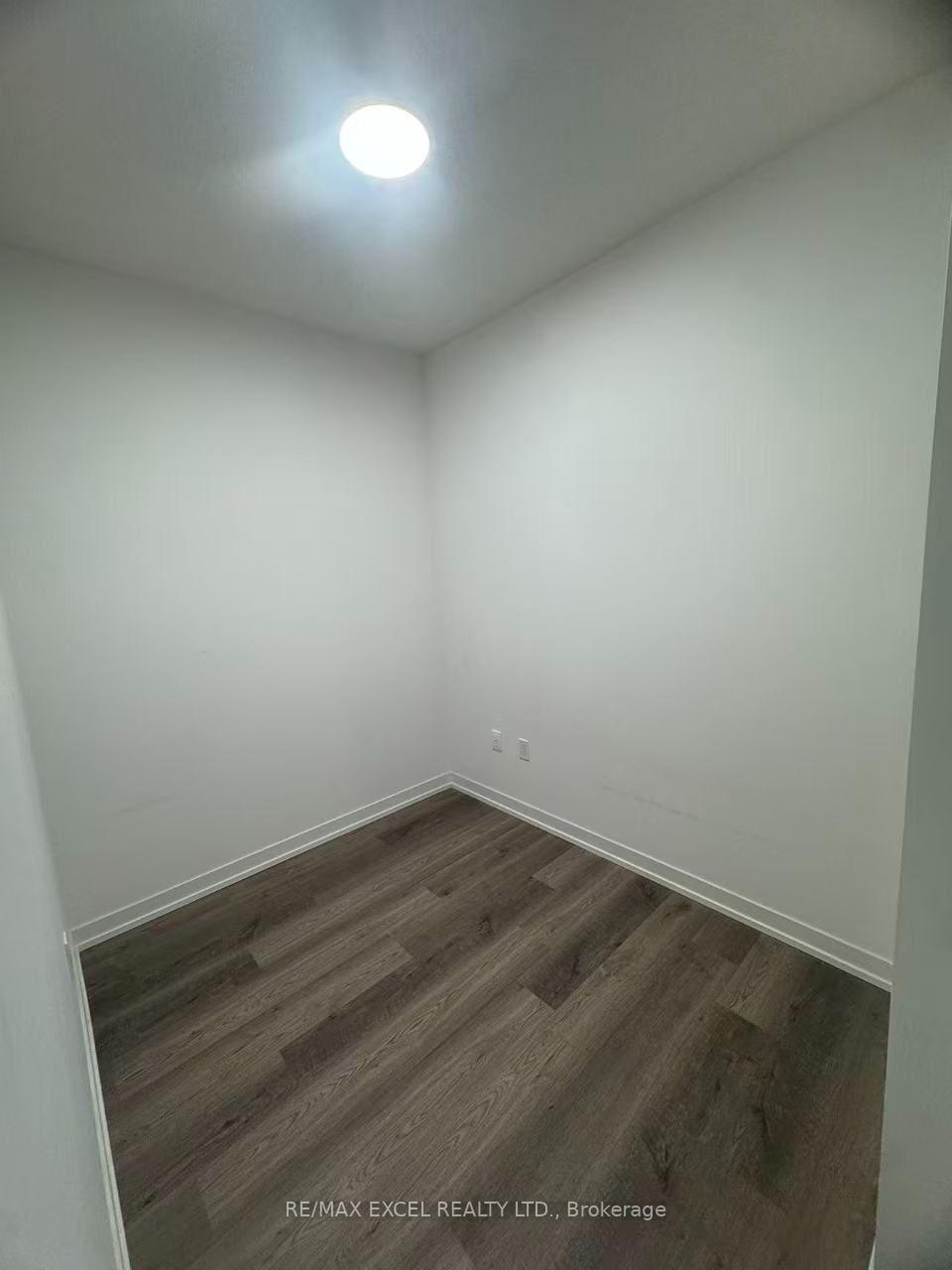 Photo 7 of Unit 4307, 8 Interchange Way, Vaughan, Vaughan Corporate Centre — HOMEH