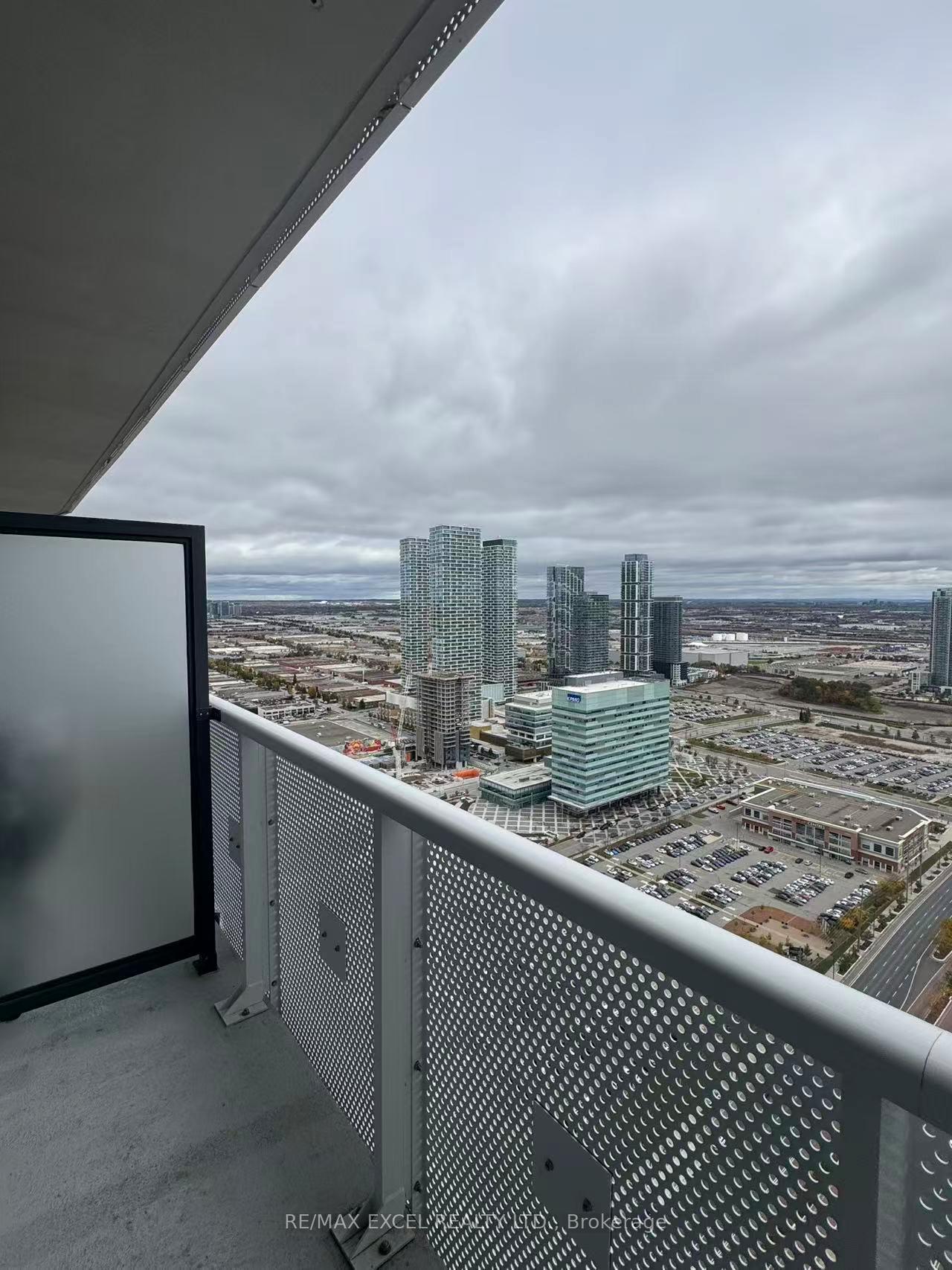 Photo 12 of Unit 4307, 8 Interchange Way, Vaughan, Vaughan Corporate Centre — HOMEH