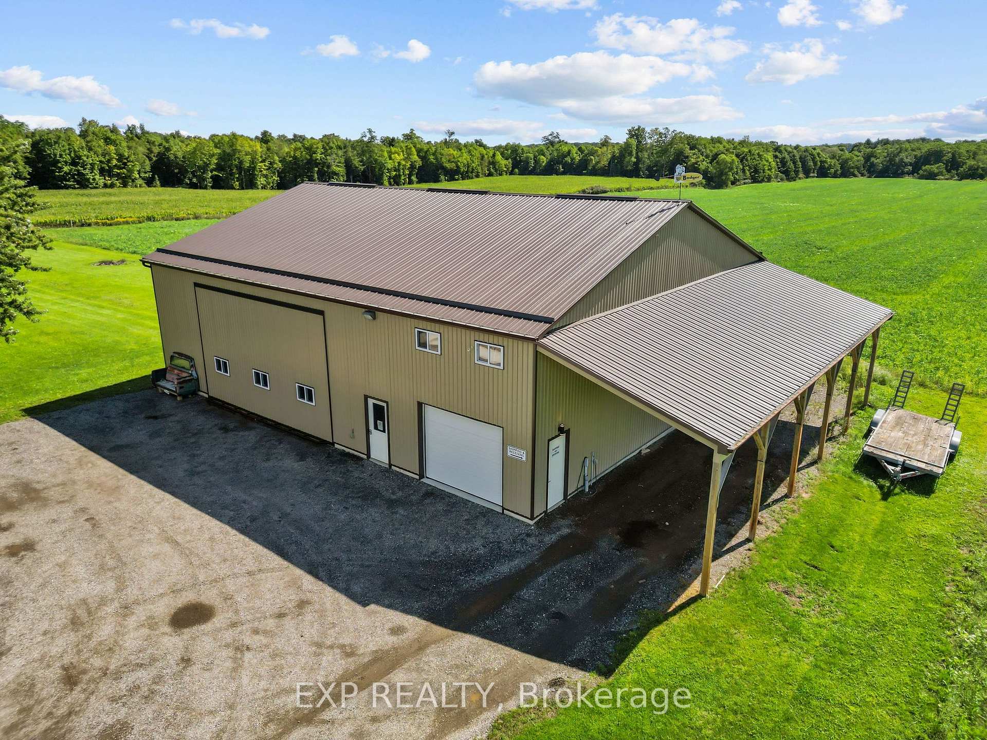 Photo 4 of 9221 Hickory Drive, Strathroy-Caradoc, Rural Strathroy-Caradoc — HOMEH