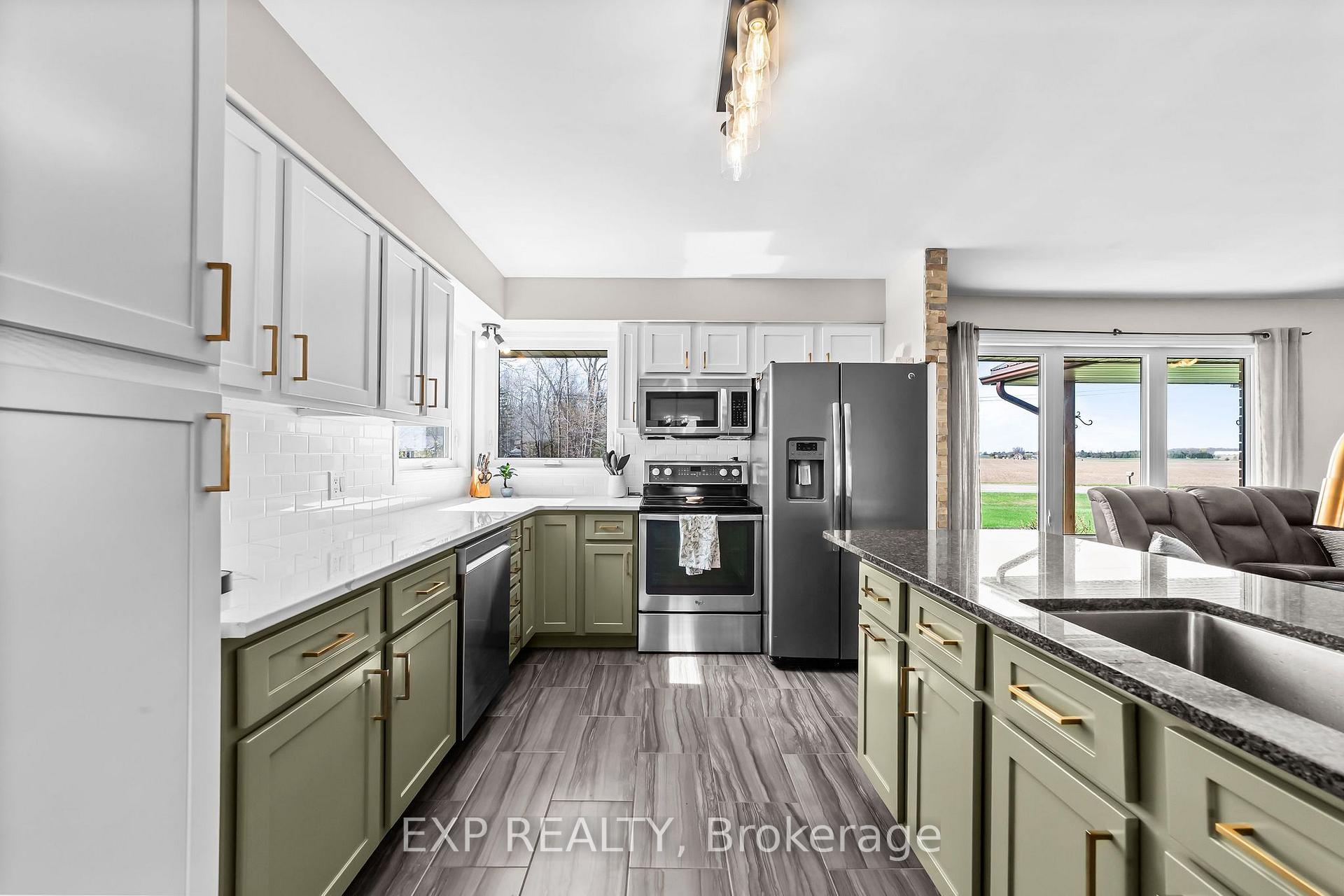 Photo 11 of 9221 Hickory Drive, Strathroy-Caradoc, Rural Strathroy-Caradoc — HOMEH
