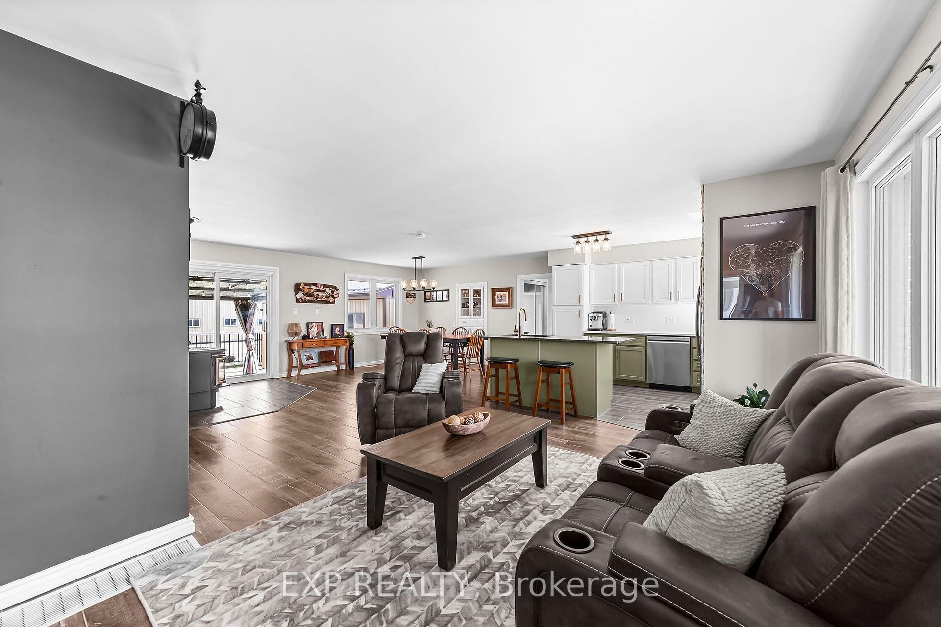 Photo 14 of 9221 Hickory Drive, Strathroy-Caradoc, Rural Strathroy-Caradoc — HOMEH