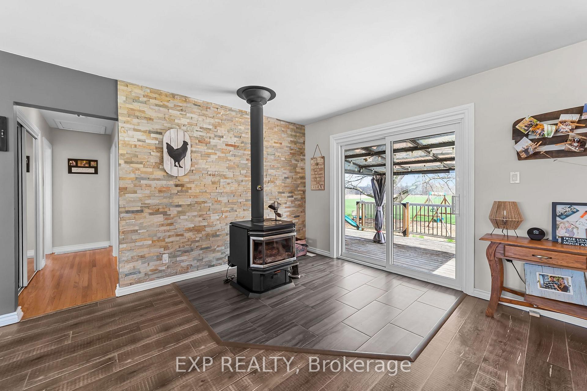 Photo 18 of 9221 Hickory Drive, Strathroy-Caradoc, Rural Strathroy-Caradoc — HOMEH