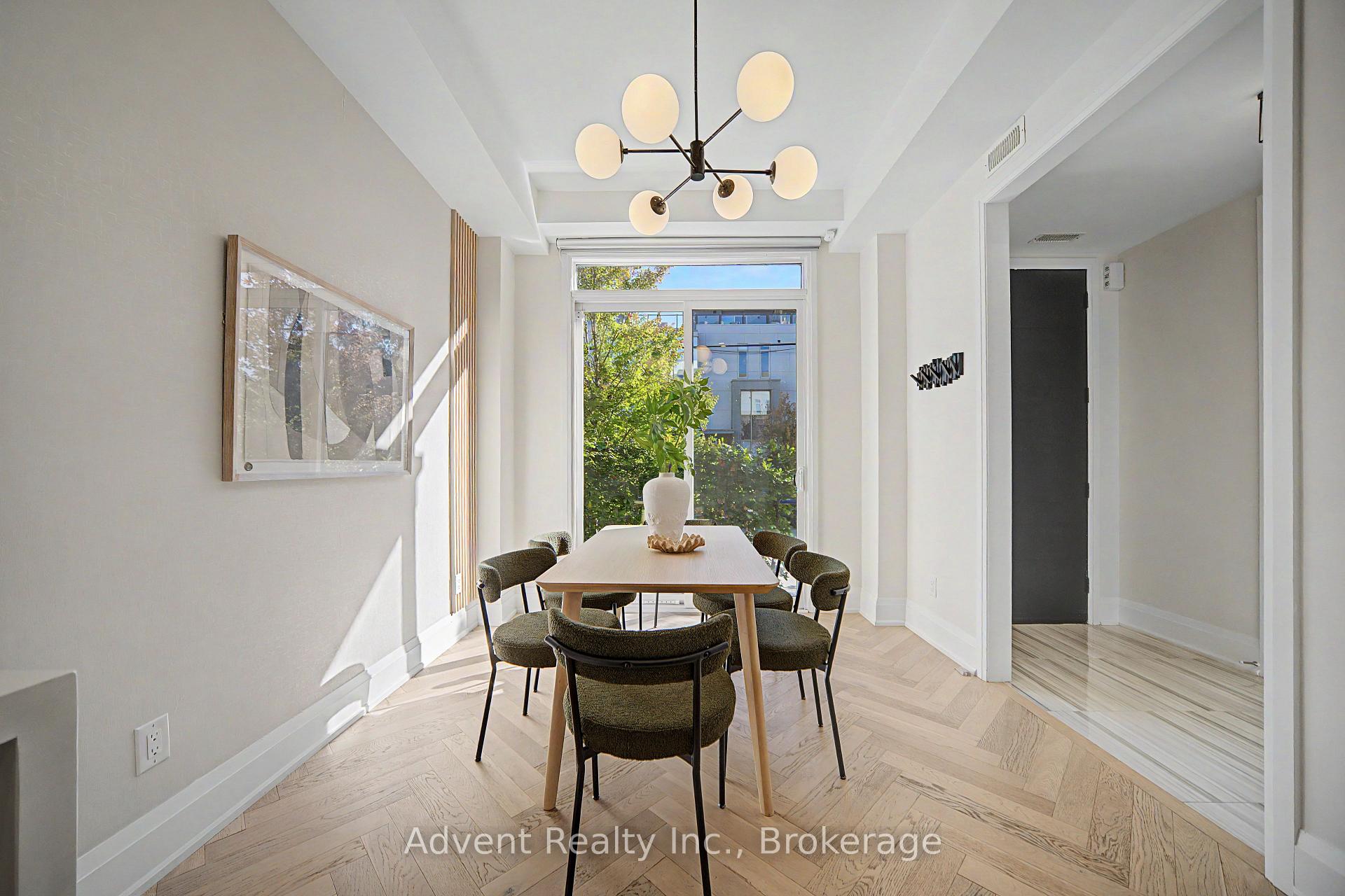 Photo 9 of Unit 3, 18 Greenbriar Road, North York, Bayview Village — HOMEH