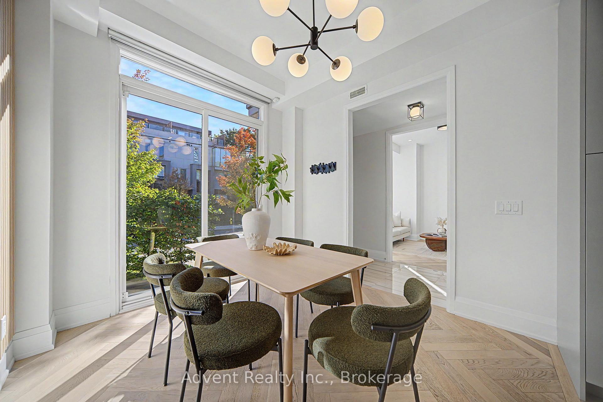 Photo 11 of Unit 3, 18 Greenbriar Road, North York, Bayview Village — HOMEH