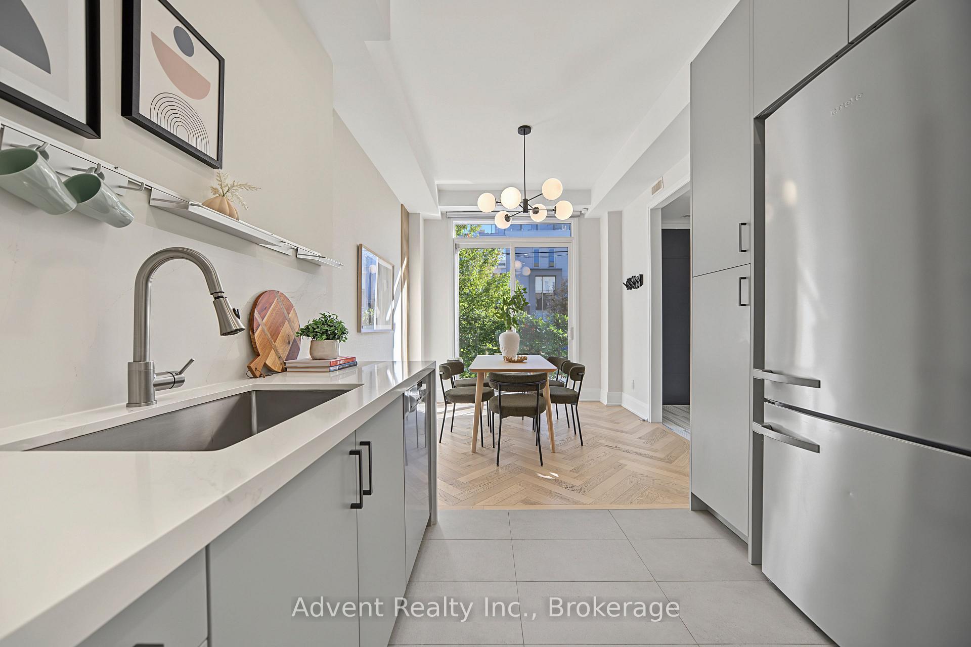 Photo 17 of Unit 3, 18 Greenbriar Road, North York, Bayview Village — HOMEH