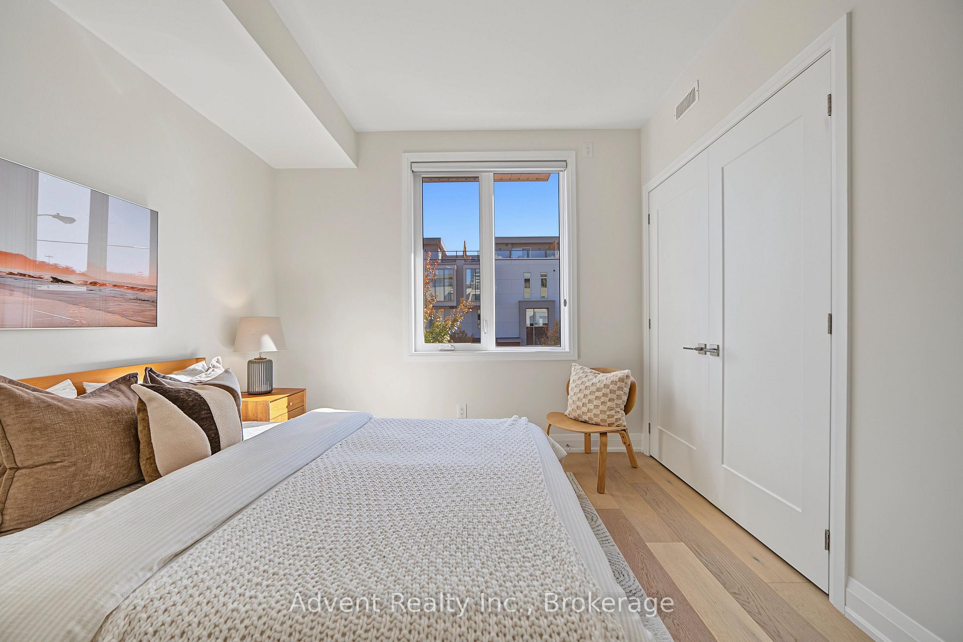 Photo 23 of Unit 3, 18 Greenbriar Road, North York, Bayview Village — HOMEH