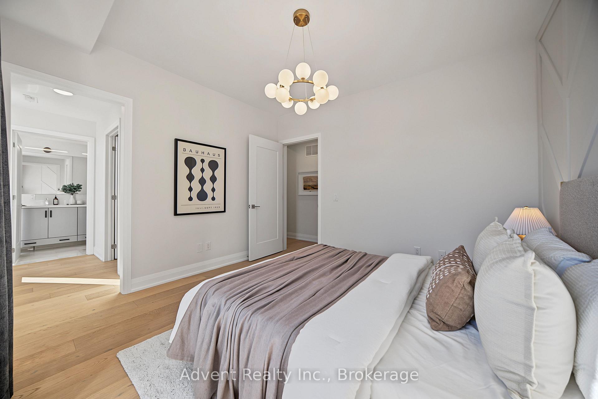 Photo 33 of Unit 3, 18 Greenbriar Road, North York, Bayview Village — HOMEH