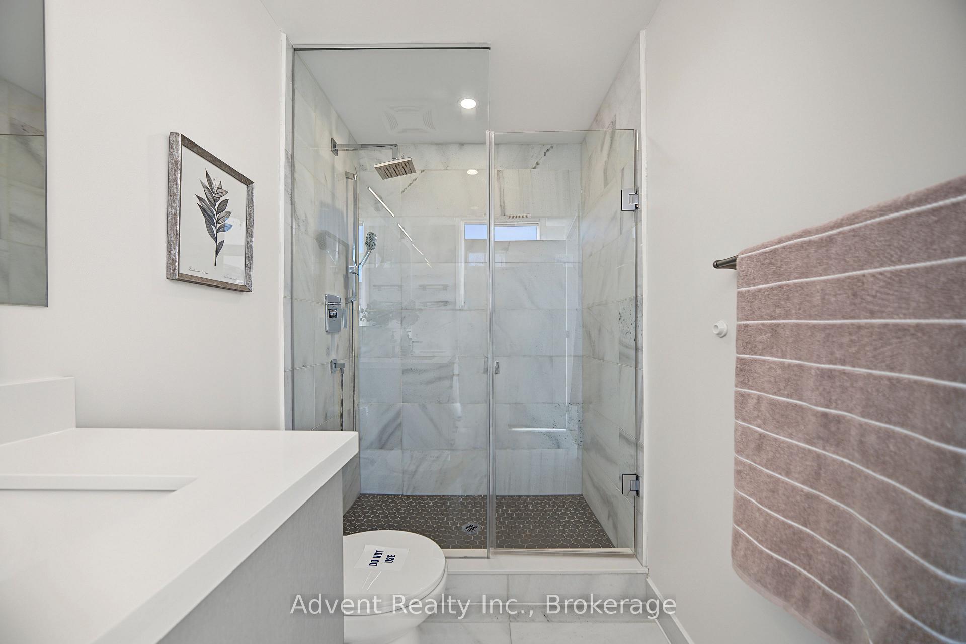 Photo 36 of Unit 3, 18 Greenbriar Road, North York, Bayview Village — HOMEH