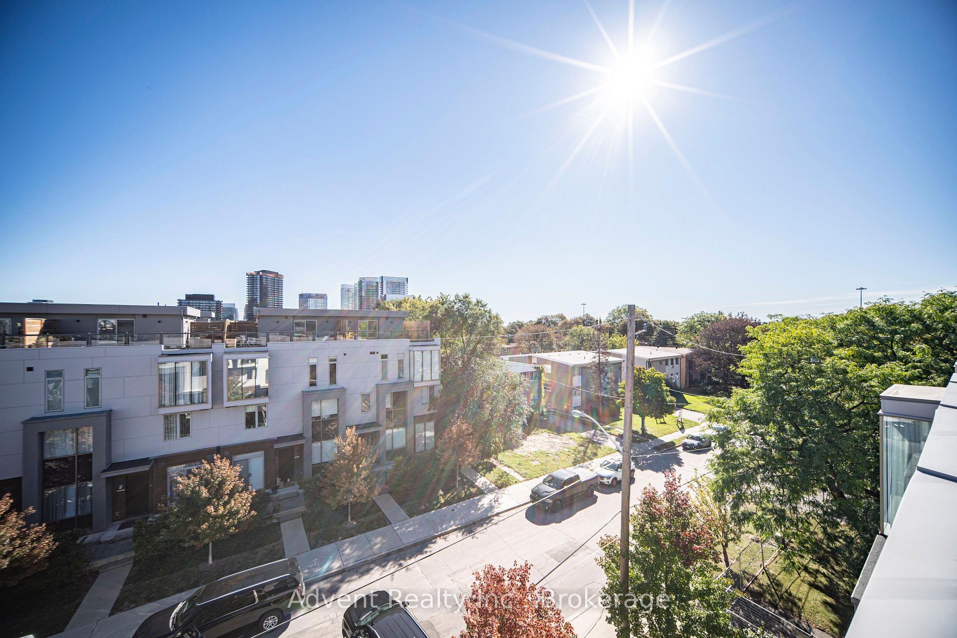 Photo 43 of Unit 3, 18 Greenbriar Road, North York, Bayview Village — HOMEH