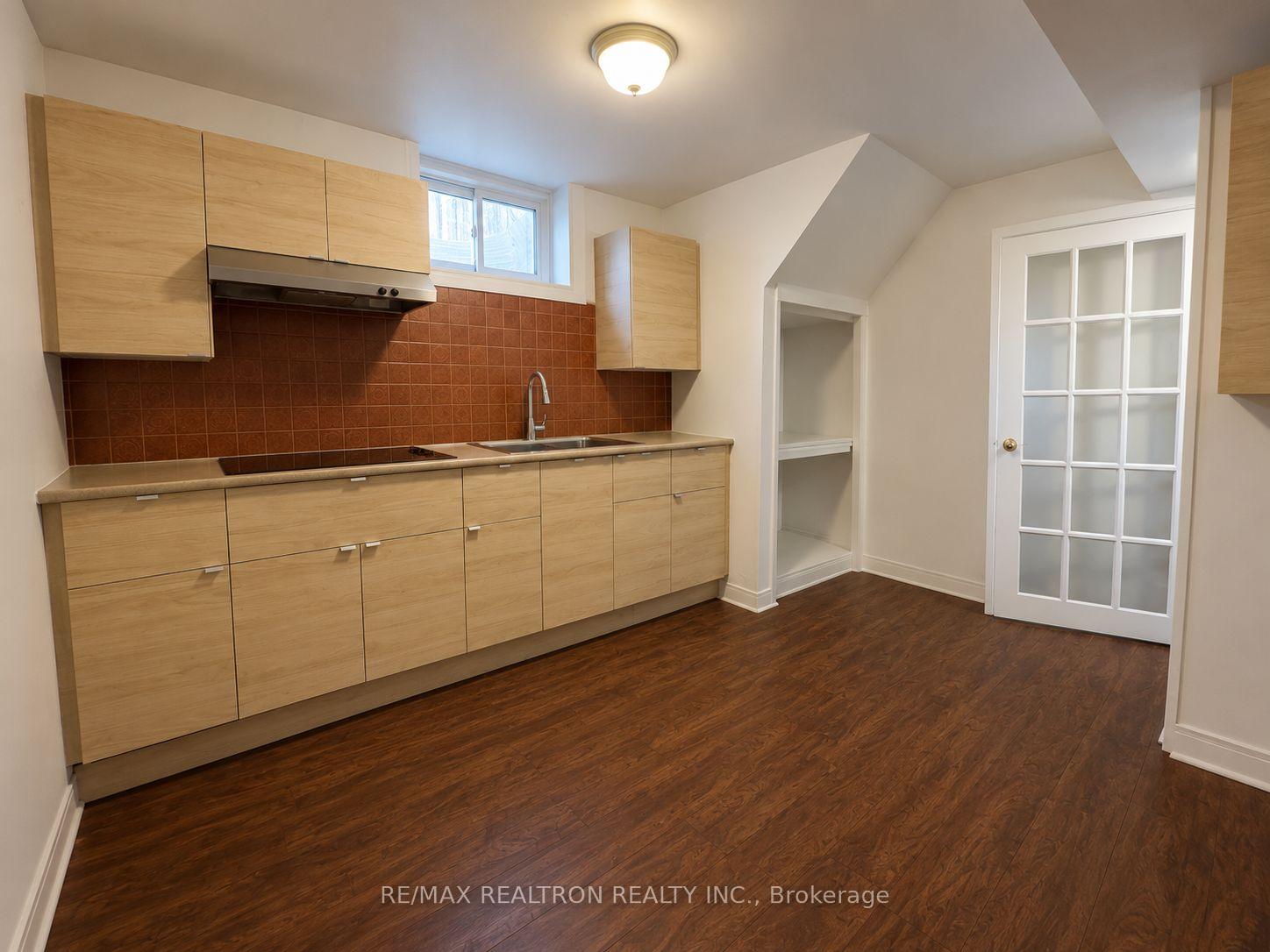 Photo 5 of Unit Basement, 13 Aurora Heights Drive, Aurora, Aurora Heights — HOMEH