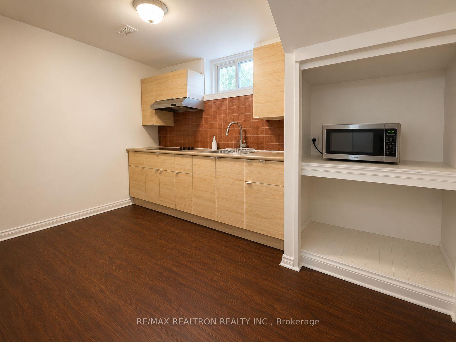 Photo 6 of Unit Basement, 13 Aurora Heights Drive, Aurora, Aurora Heights — HOMEH