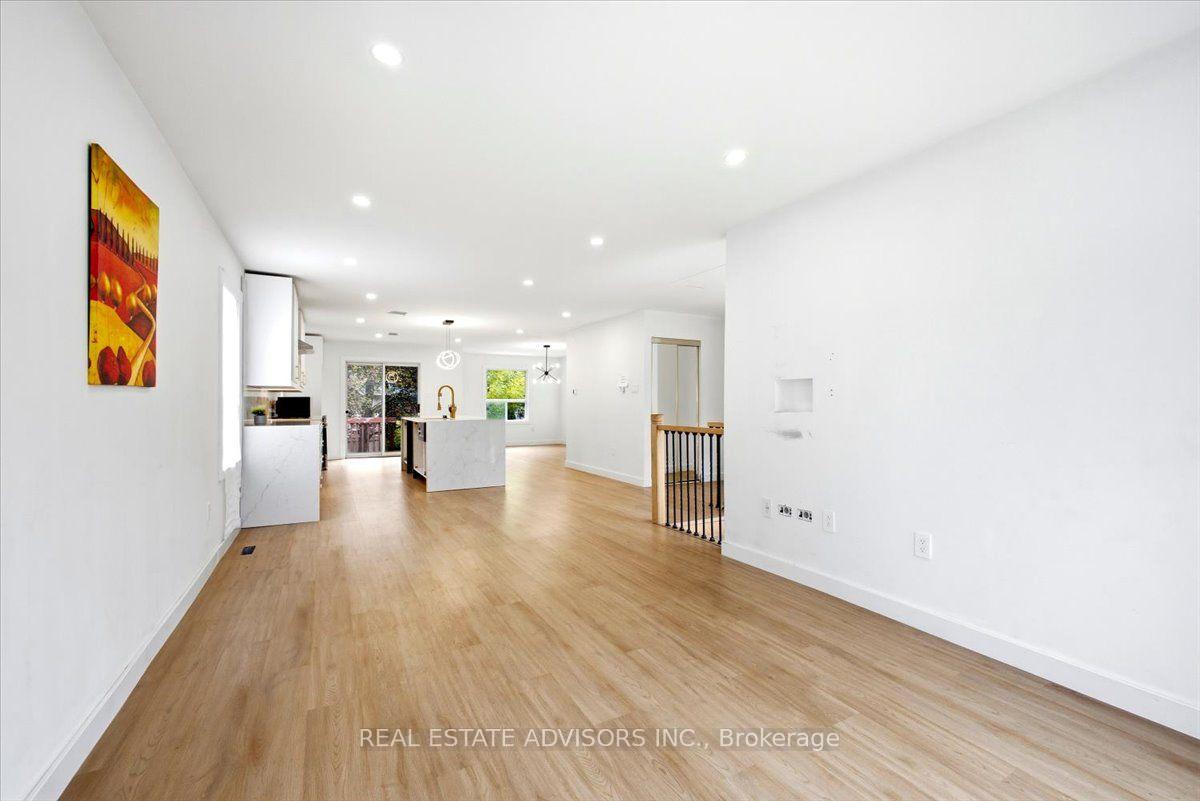Photo 10 of 64 Acorn Crescent, Wasaga Beach — HOMEH