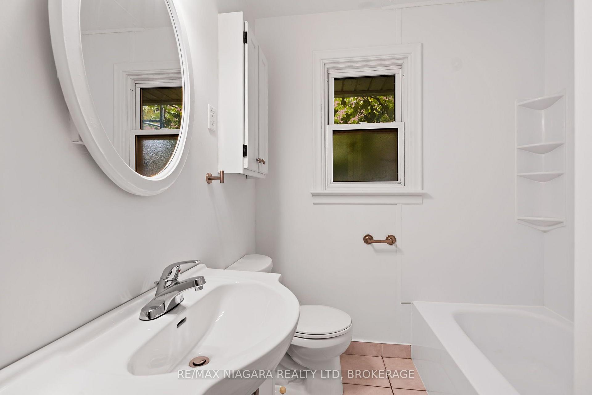 Photo 11 of 241 Bertie Street, Fort Erie, Central — HOMEH
