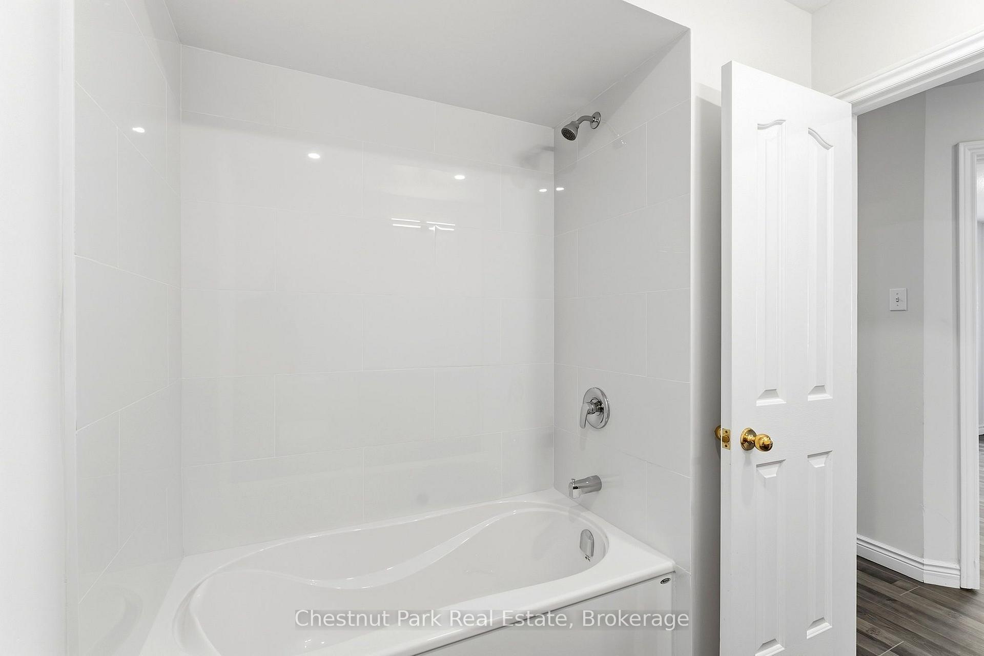 Photo 20 of 30 Catharine Crescent, Bracebridge, Monck (Bracebridge) — HOMEH