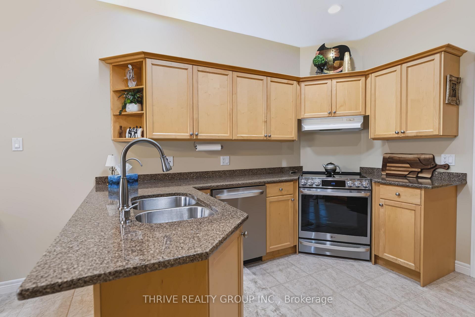 Photo 33 of Unit 6, 448 Commissioners Road E, London, South G — HOMEH