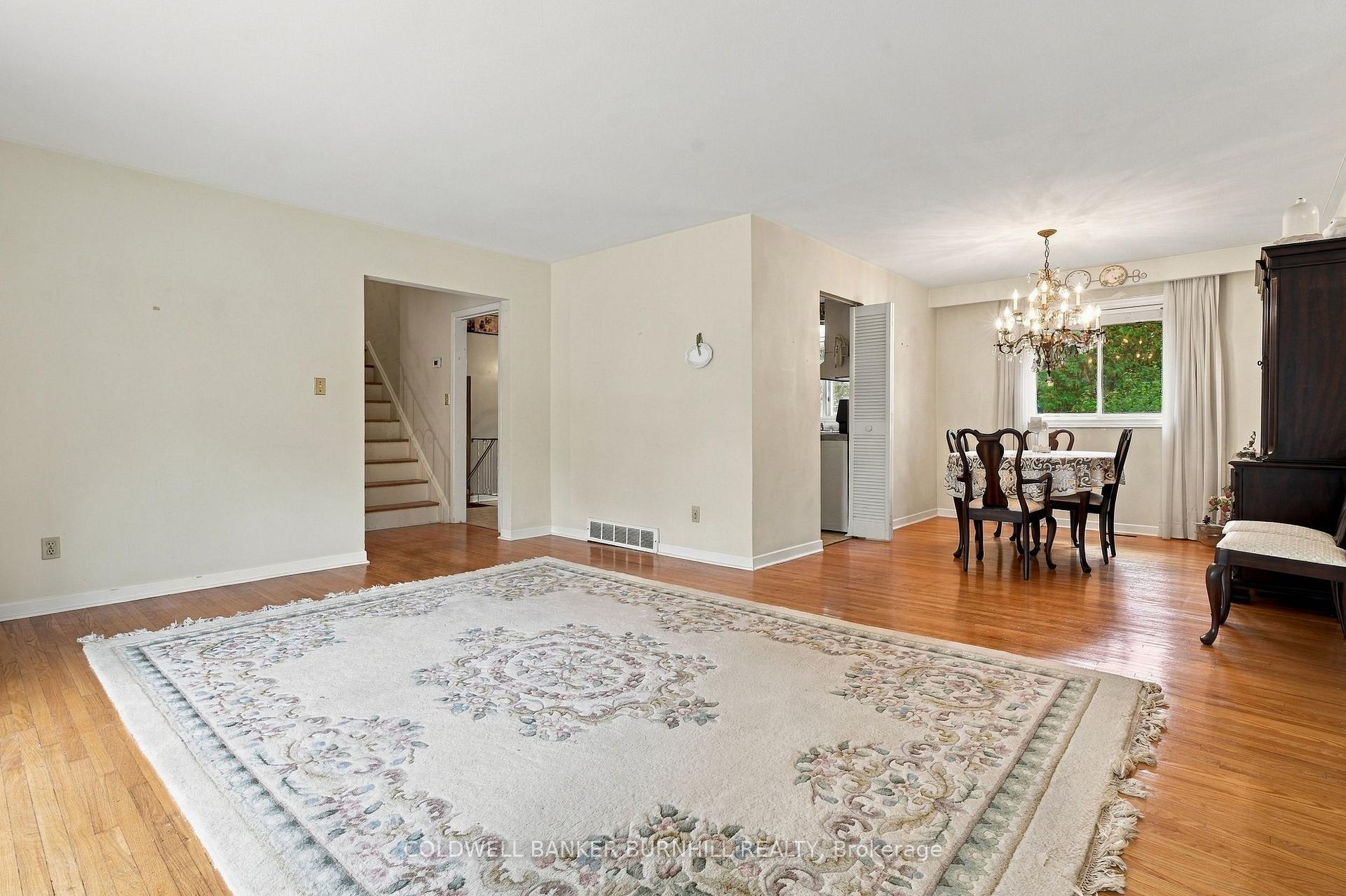 Photo 8 of 688 Cherrywood Drive, Burlington, LaSalle — HOMEH