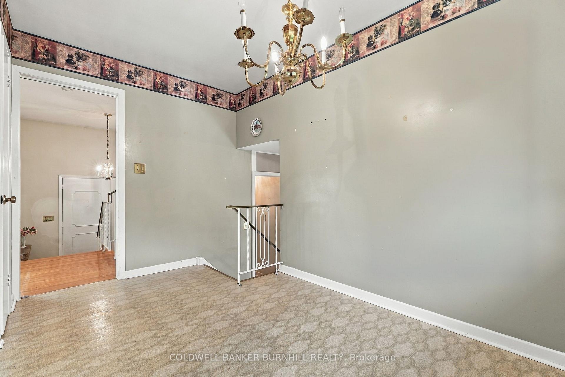 Photo 17 of 688 Cherrywood Drive, Burlington, LaSalle — HOMEH