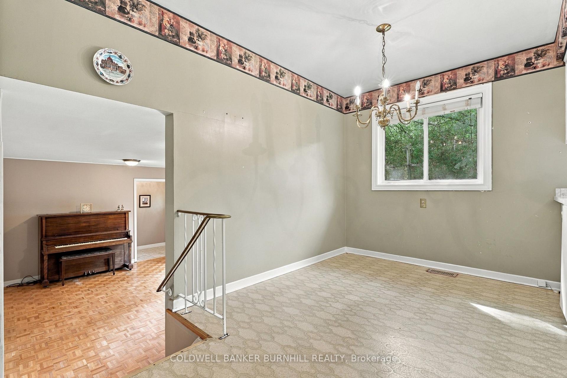 Photo 18 of 688 Cherrywood Drive, Burlington, LaSalle — HOMEH