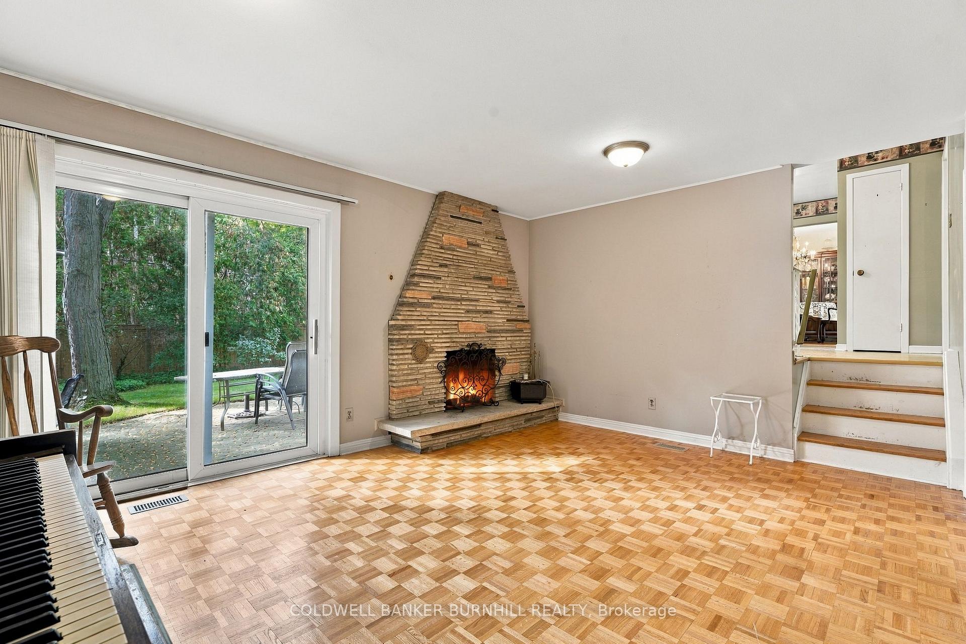 Photo 20 of 688 Cherrywood Drive, Burlington, LaSalle — HOMEH