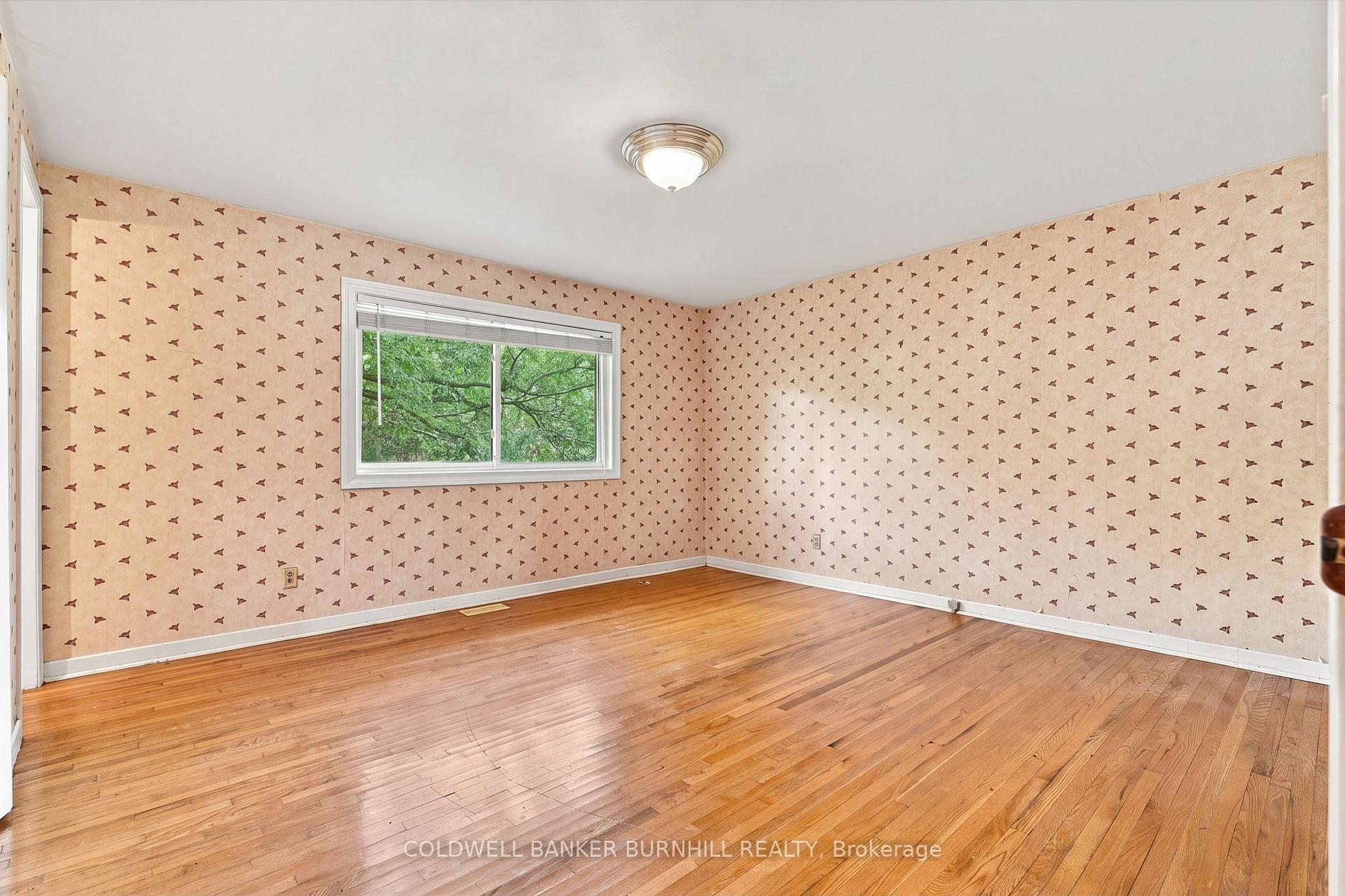 Photo 25 of 688 Cherrywood Drive, Burlington, LaSalle — HOMEH