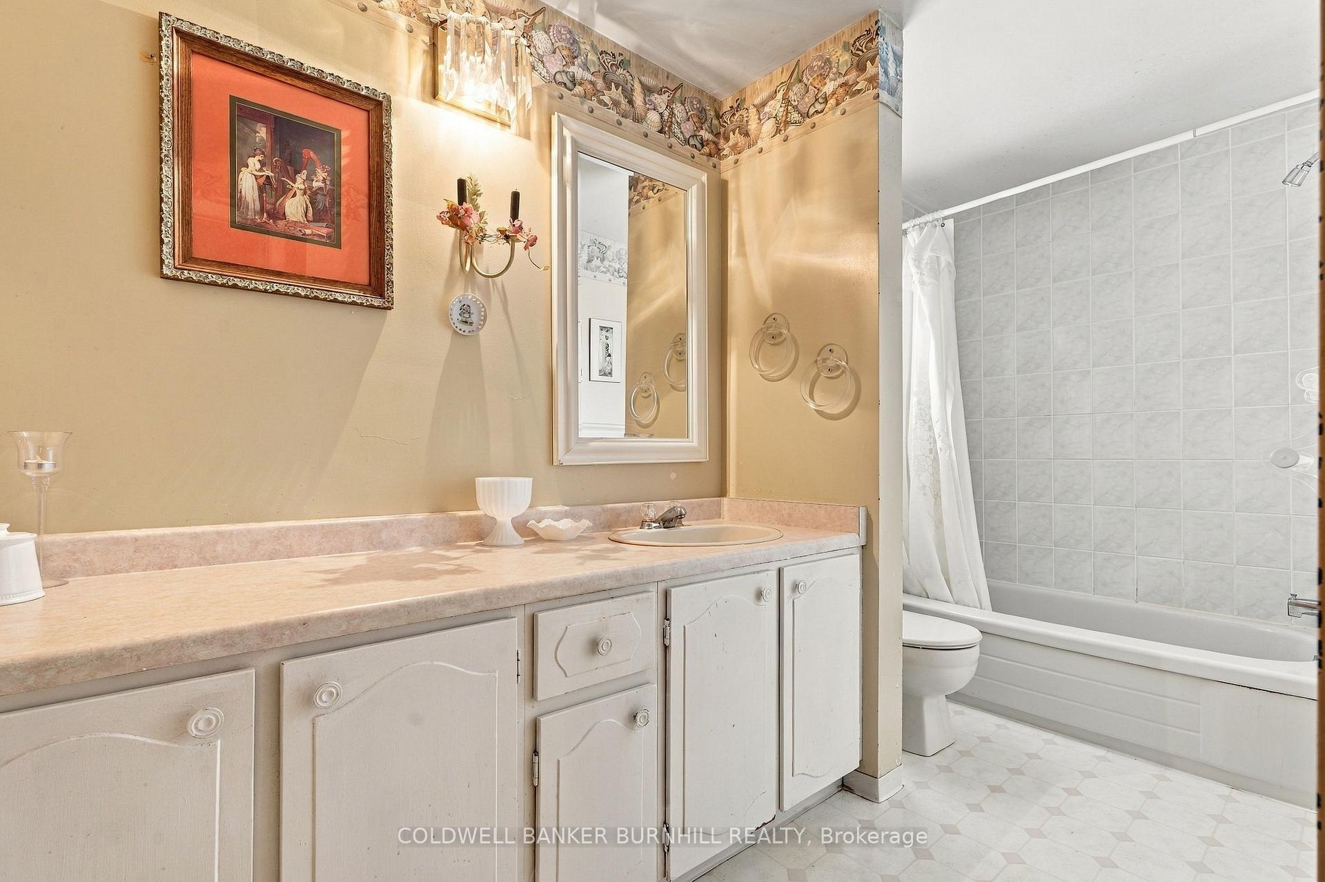 Photo 30 of 688 Cherrywood Drive, Burlington, LaSalle — HOMEH