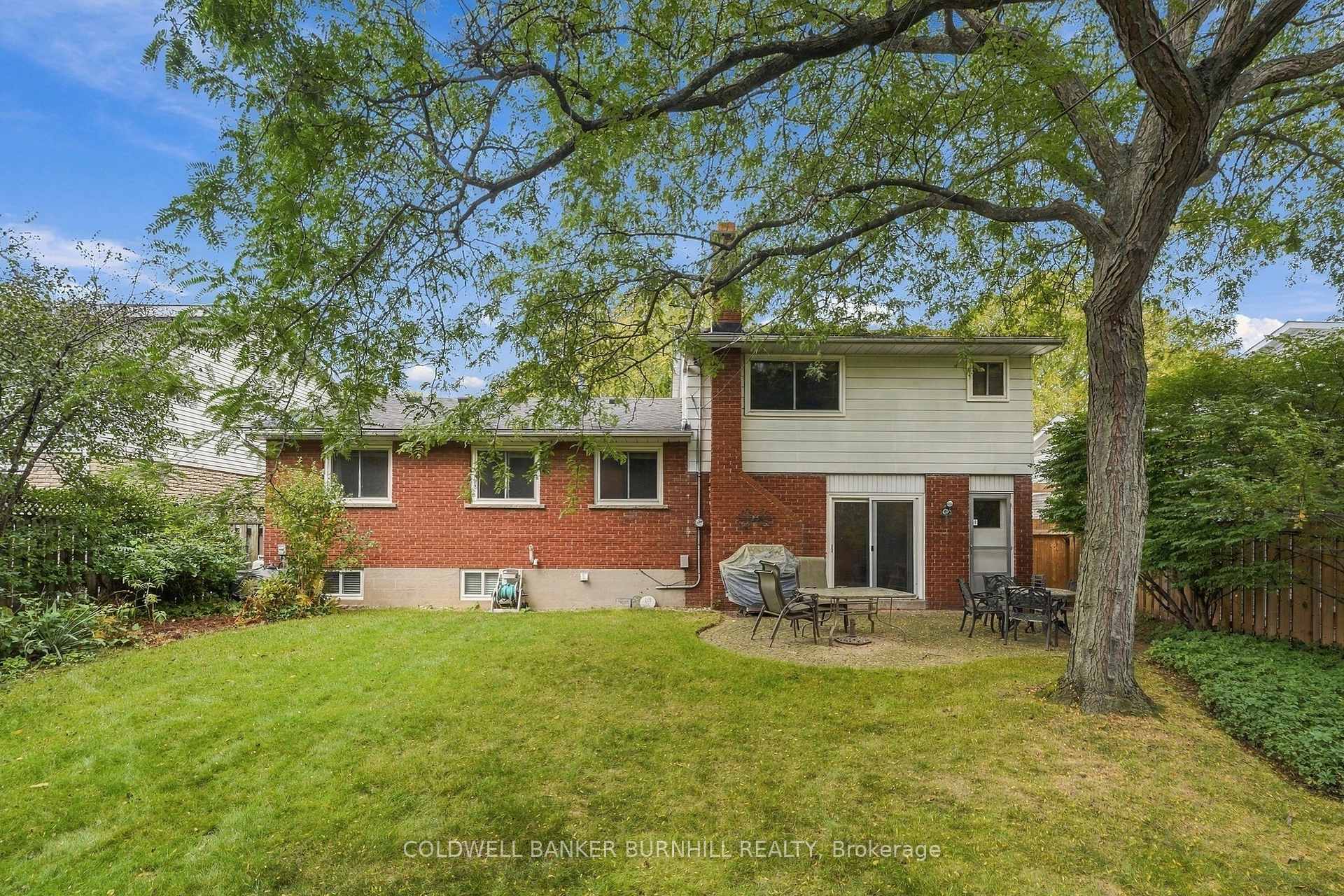 Photo 39 of 688 Cherrywood Drive, Burlington, LaSalle — HOMEH