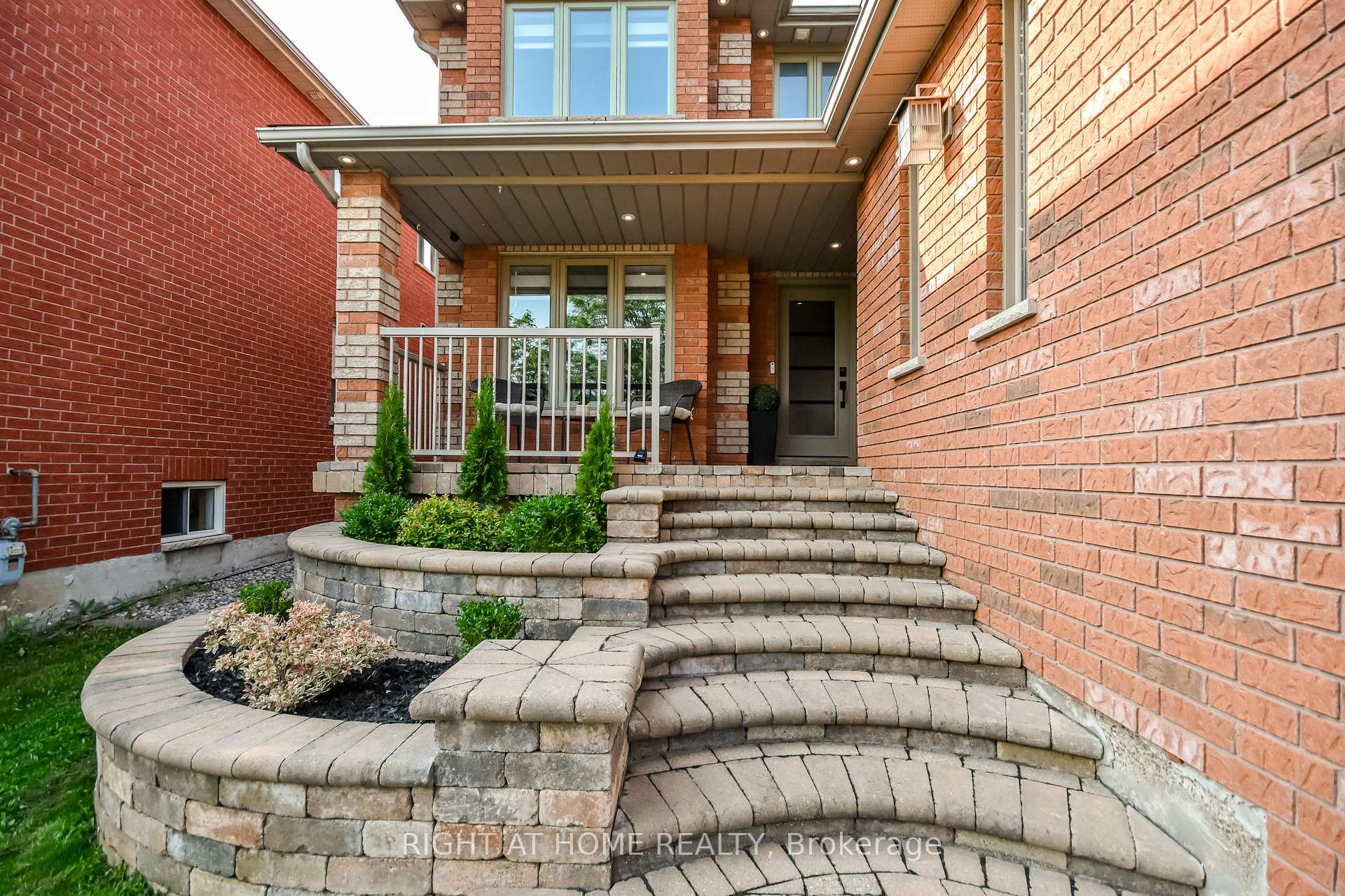 Photo 5 of 112 Birchwood Drive, Barrie, East Bayfield — HOMEH