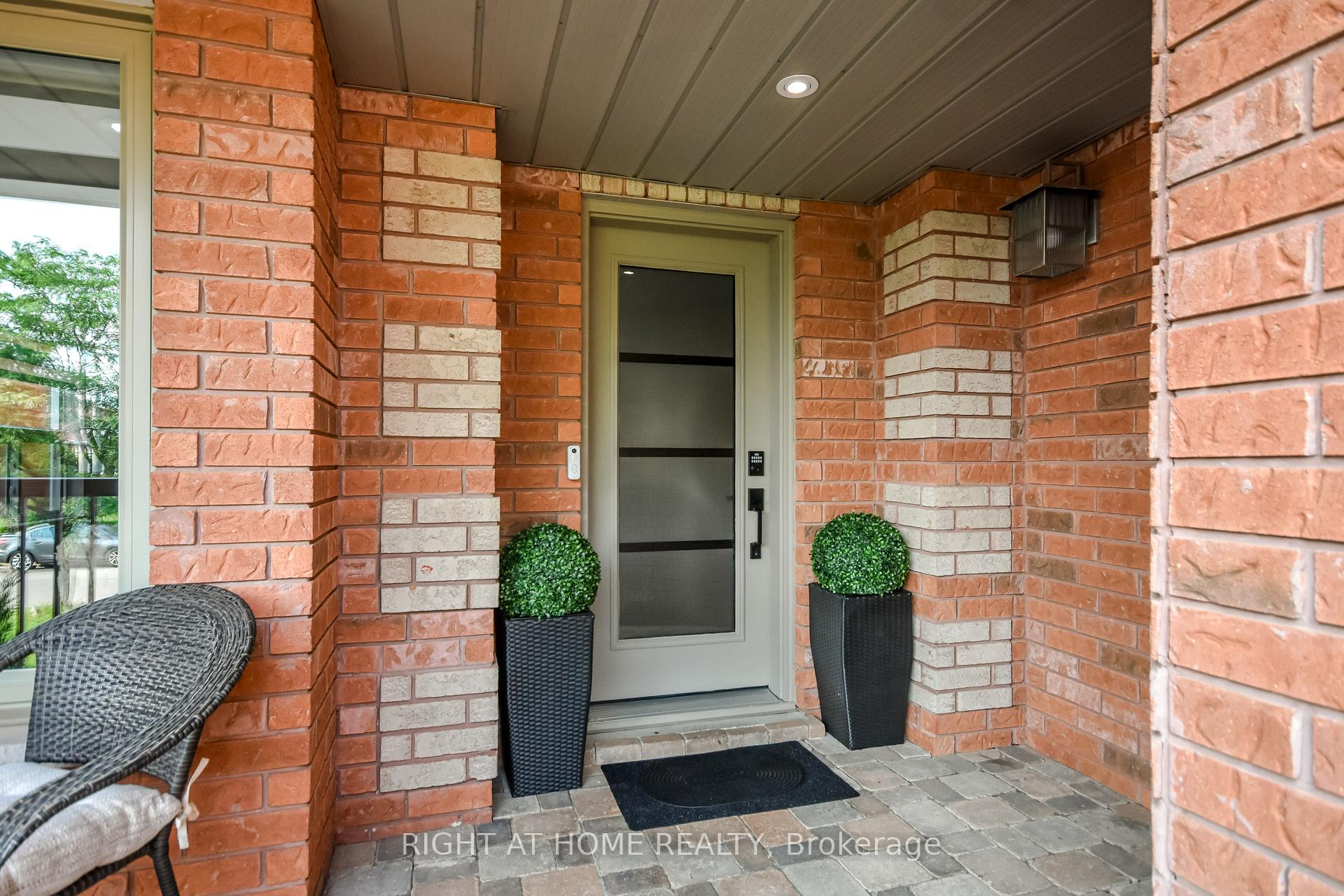 Photo 7 of 112 Birchwood Drive, Barrie, East Bayfield — HOMEH