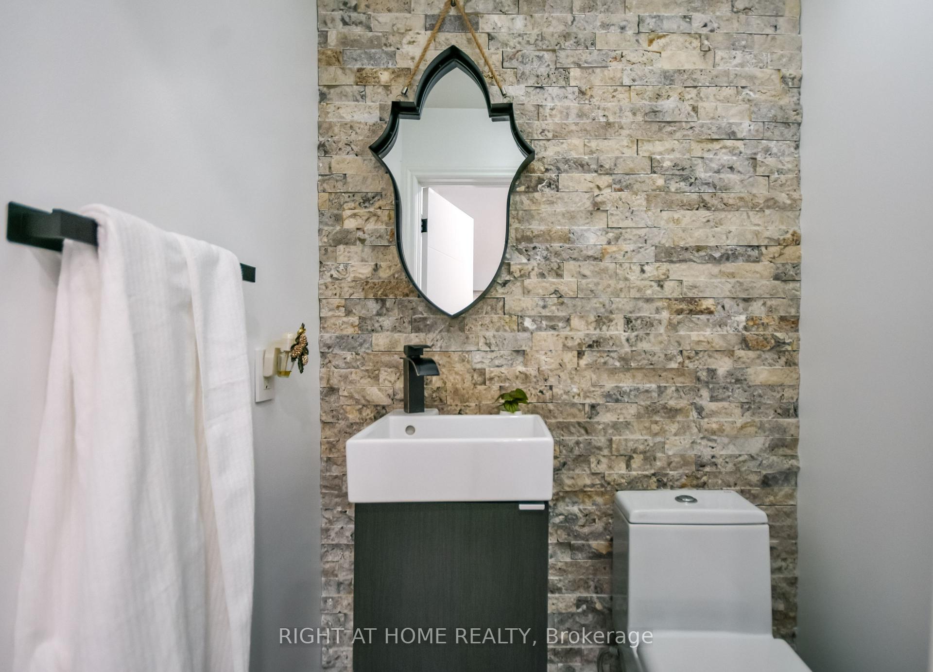 Photo 21 of 112 Birchwood Drive, Barrie, East Bayfield — HOMEH