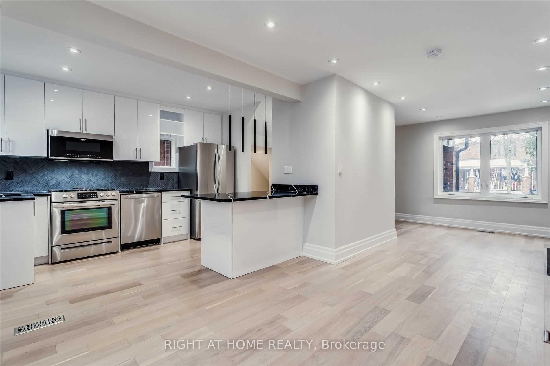 Photo 8 of 611 Hillsdale Avenue E, Toronto, Mount Pleasant East — HOMEH