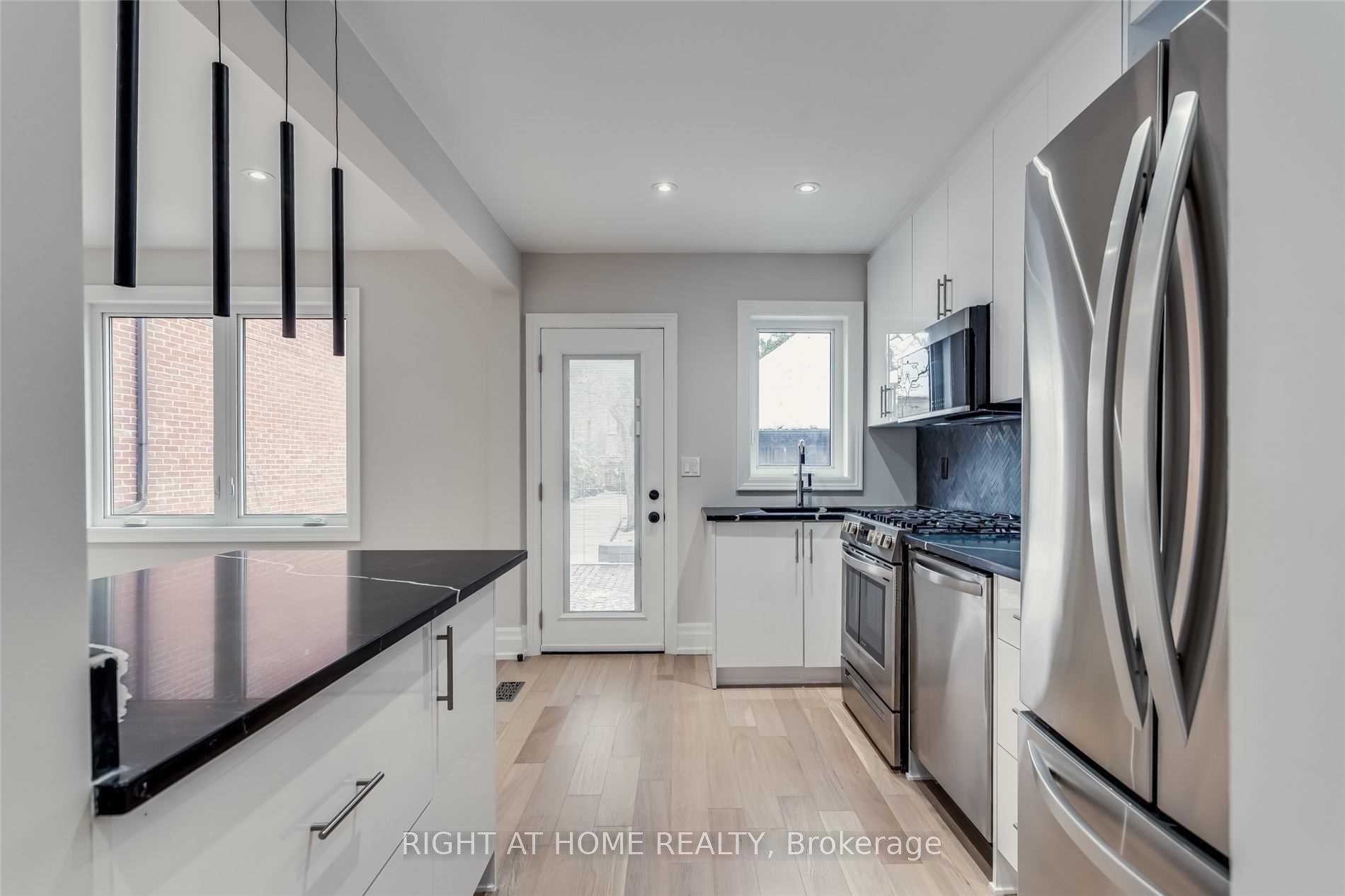 Photo 9 of 611 Hillsdale Avenue E, Toronto, Mount Pleasant East — HOMEH