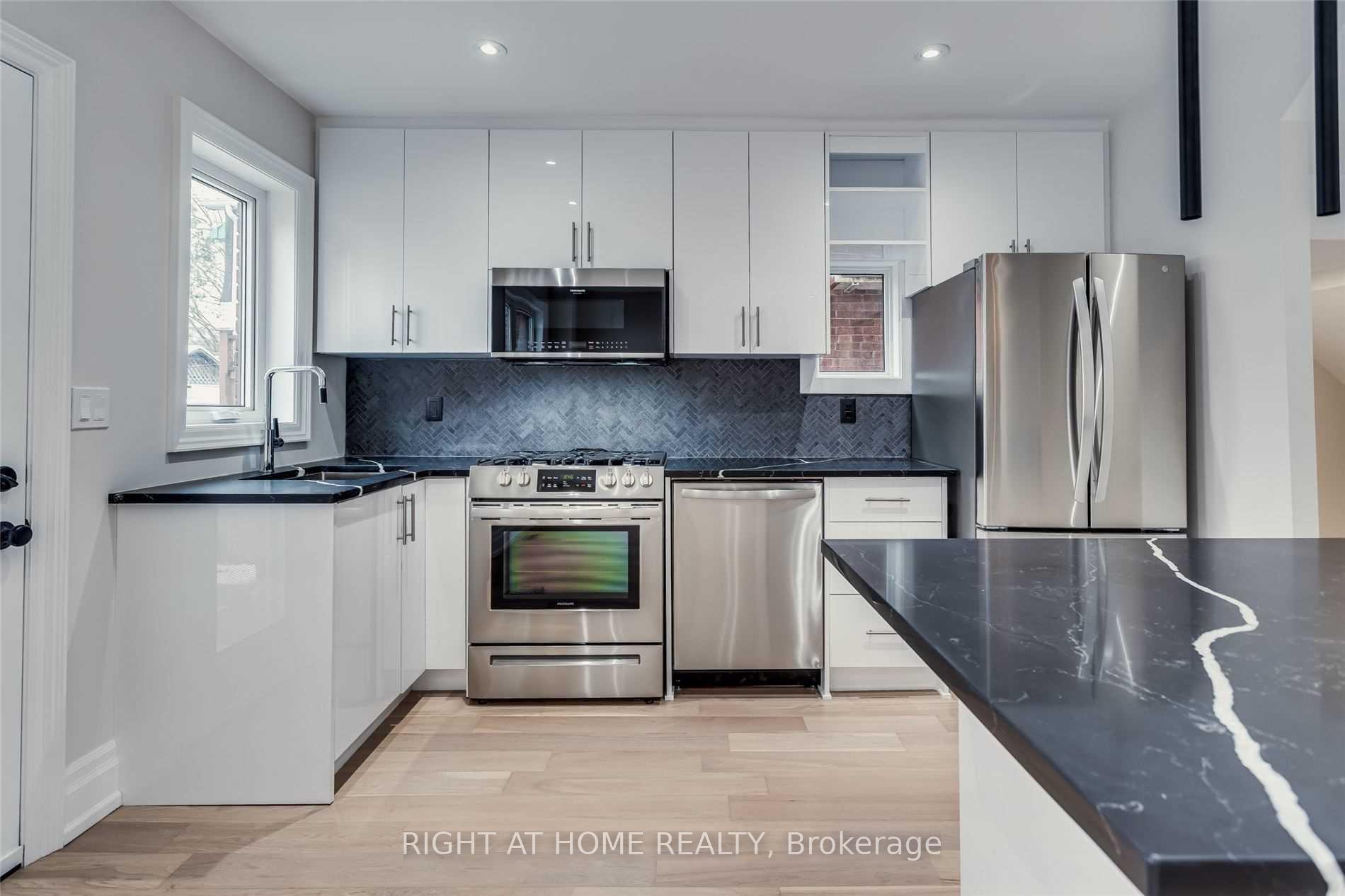 Photo 12 of 611 Hillsdale Avenue E, Toronto, Mount Pleasant East — HOMEH