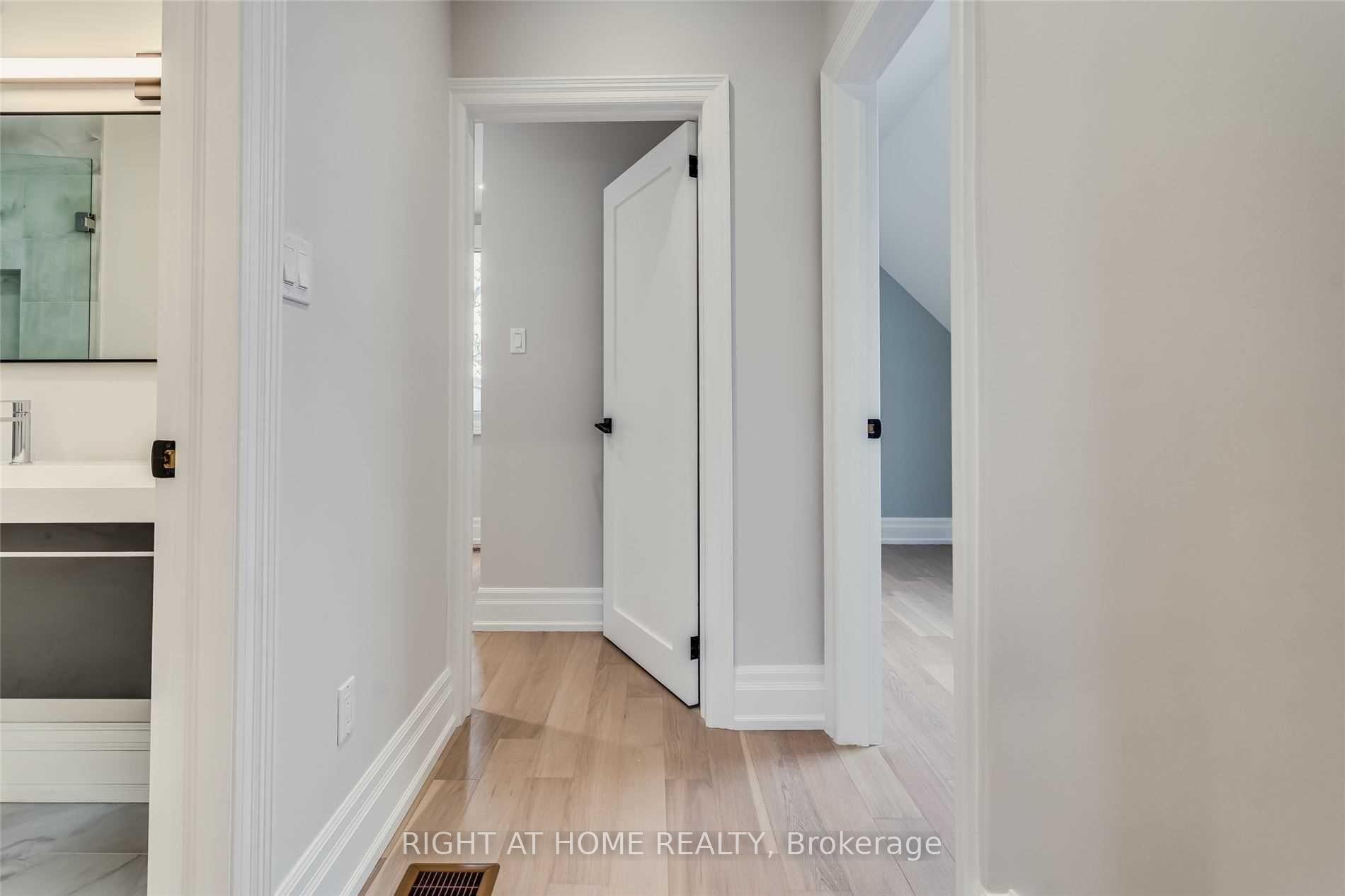 Photo 16 of 611 Hillsdale Avenue E, Toronto, Mount Pleasant East — HOMEH