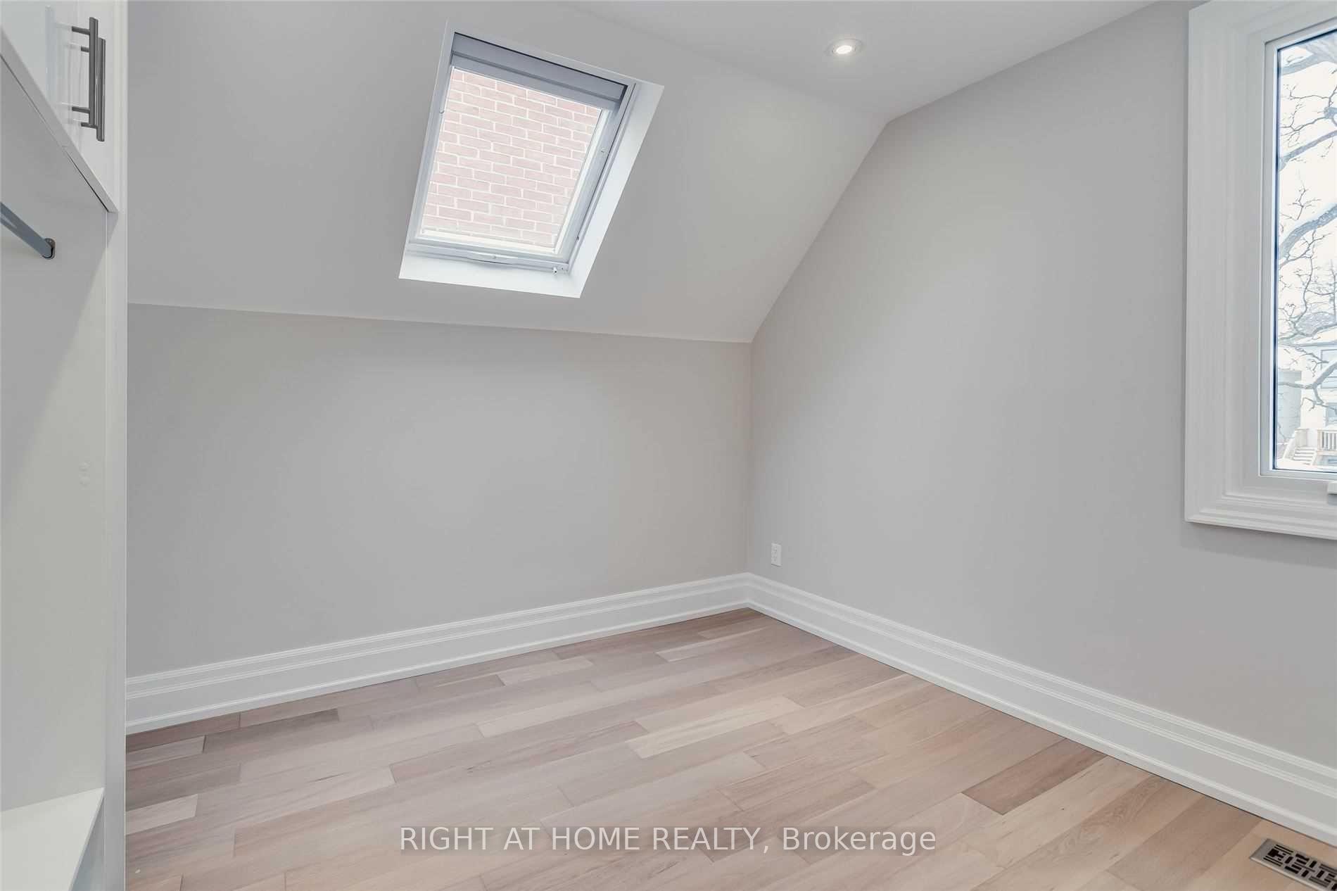 Photo 19 of 611 Hillsdale Avenue E, Toronto, Mount Pleasant East — HOMEH